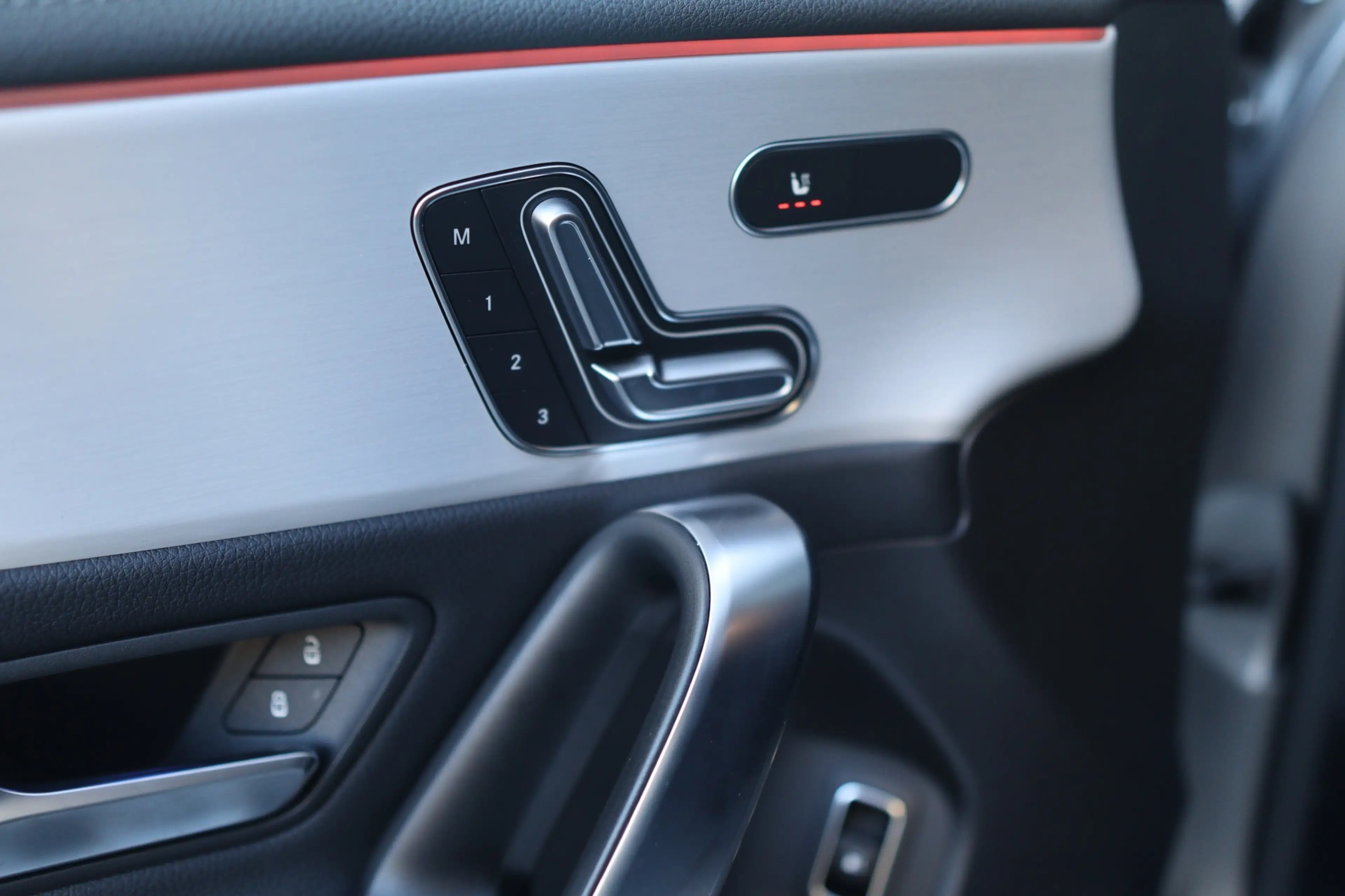 Mercedes-Benz A 250 e AMG| Matgrijs| Pano| Memory| 360 Cam — photo 5