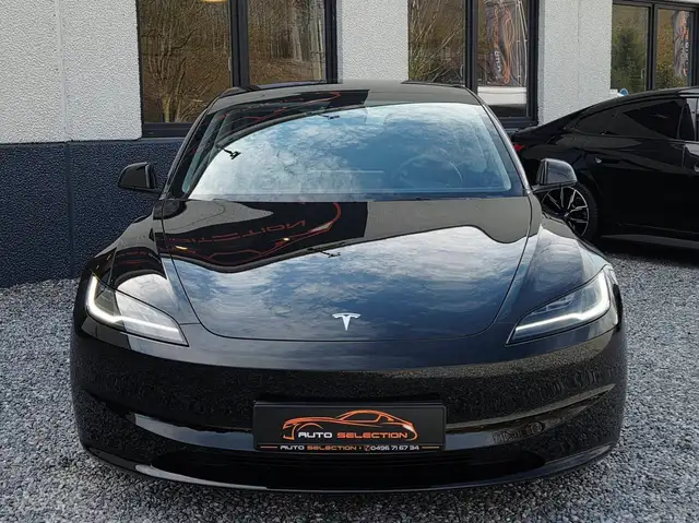 Tesla Model 3 view 3