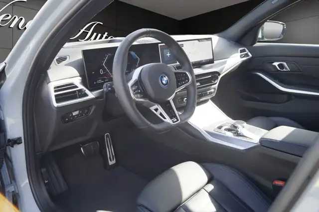 BMW 3 Series view 7