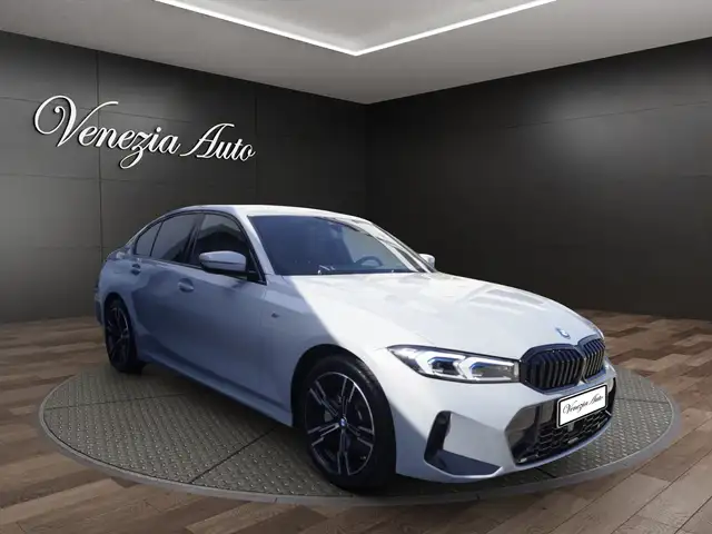 BMW 3 Series view 13