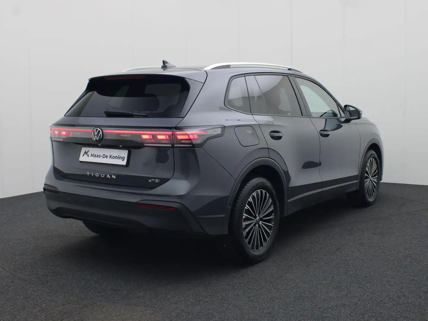 Volkswagen Tiguan 1.5eTSI/130PK Life DSG · Navigatie · Trekhaak · Ca Grijs - 2