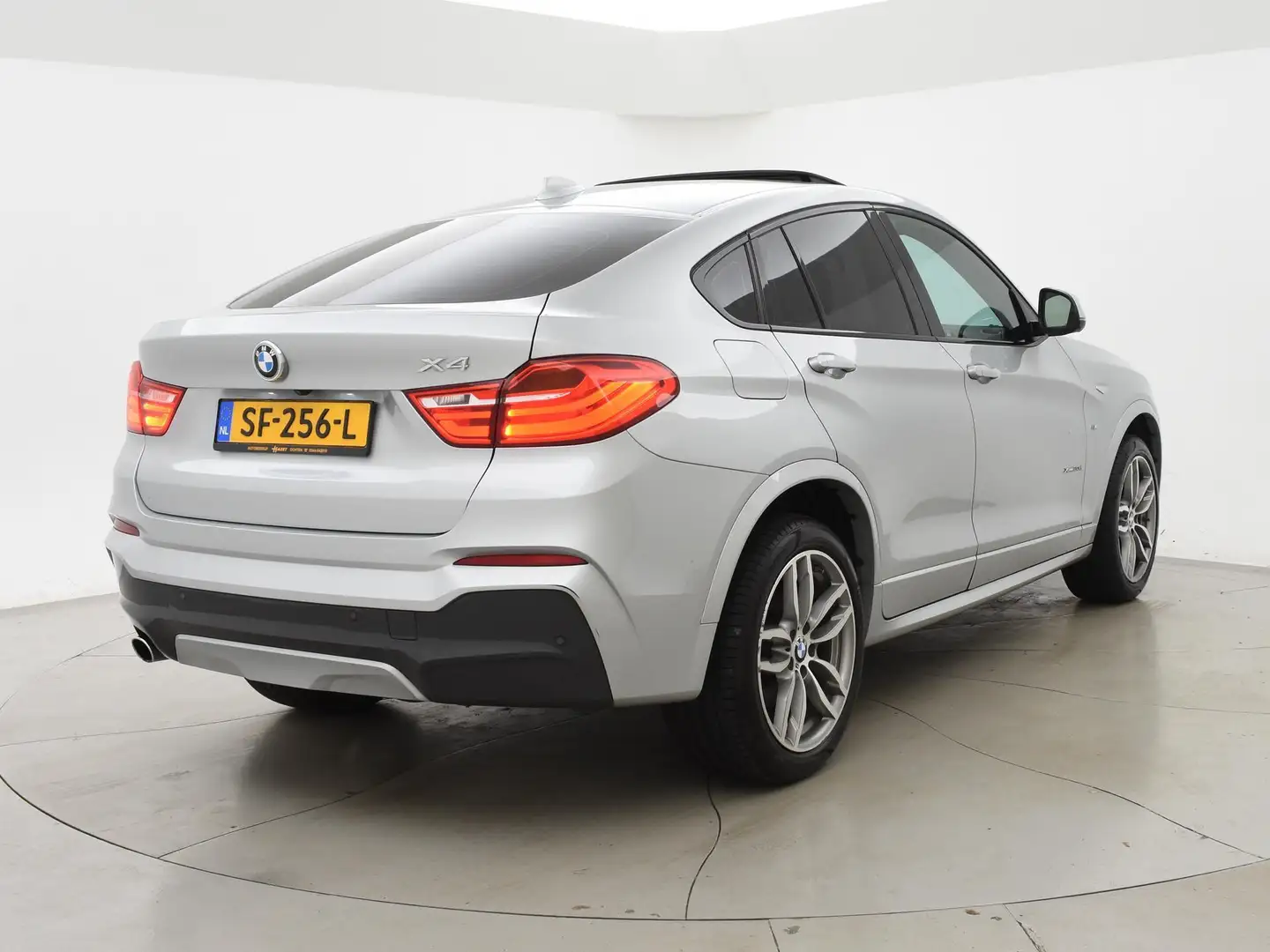 BMW X4 xDrive20d 190 PK M-SPORT + SCHUIFDAK | HEAD-UP | 3 Grijs - 2