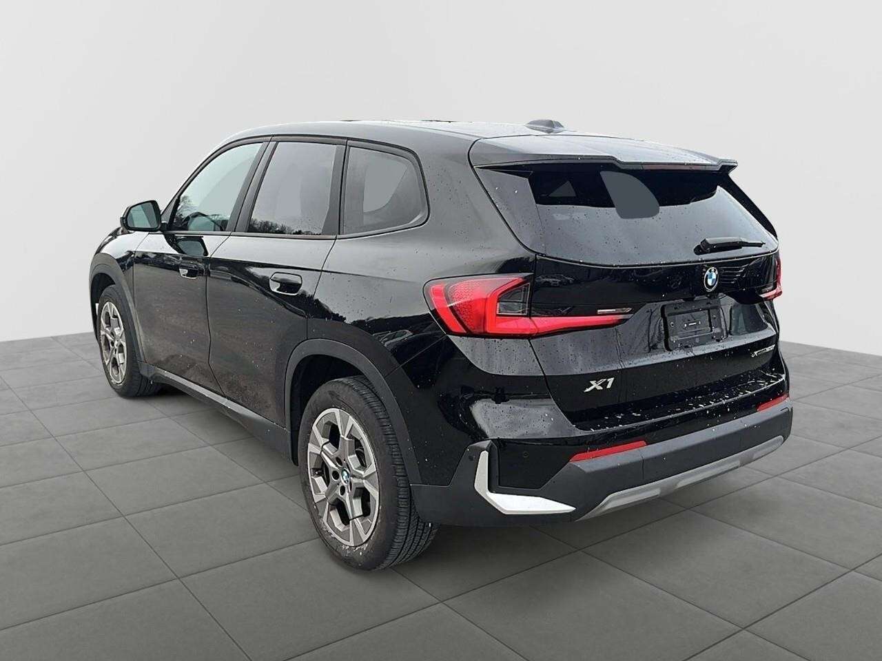 2025 BMW X1 xDrive28i | Leather | Panoramic Sunroof — снимка 1