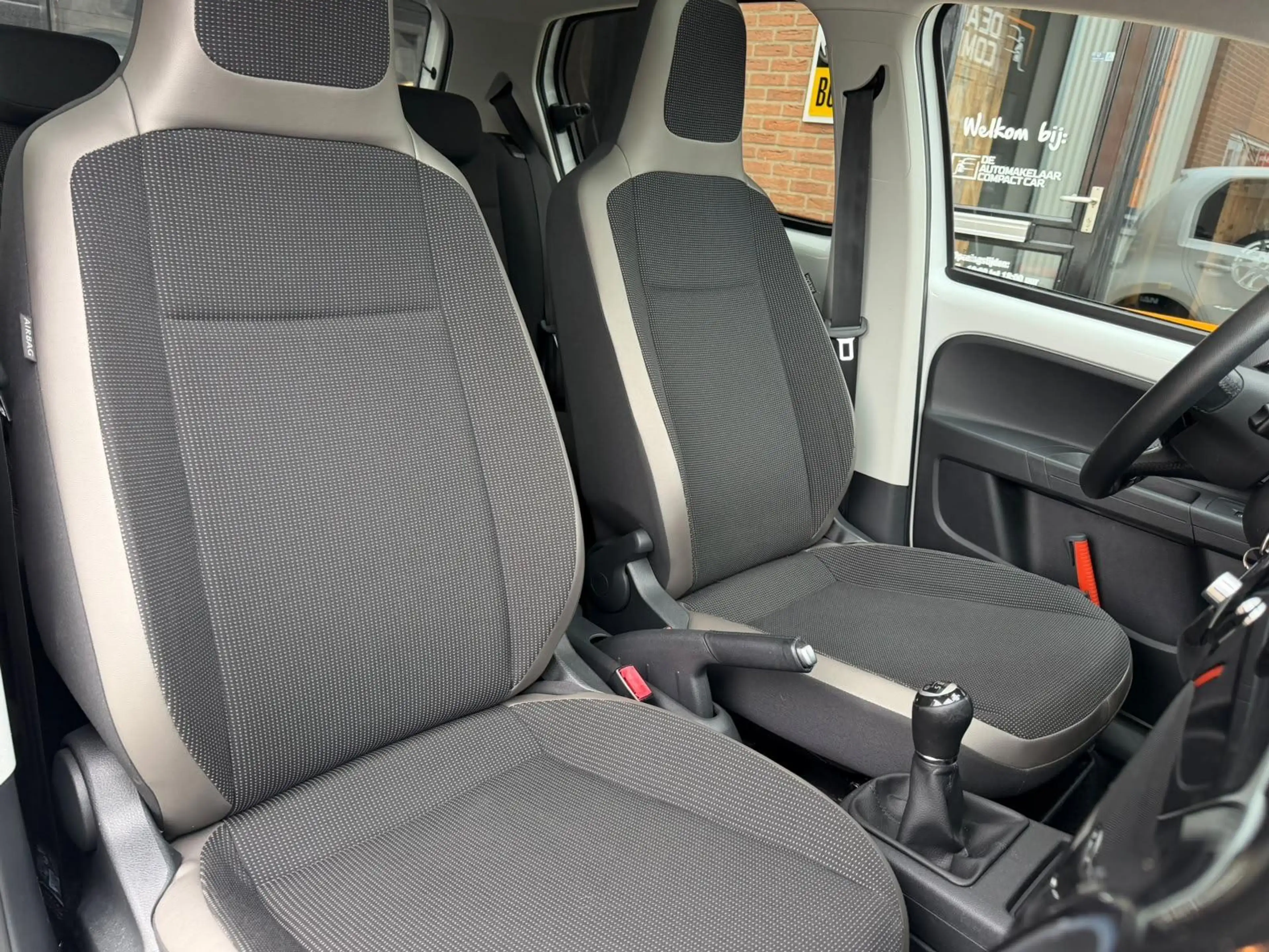 Volkswagen up! 1.0 high up! BlueMotion | PANORAMA DAK | 16'' LMV — photo 21