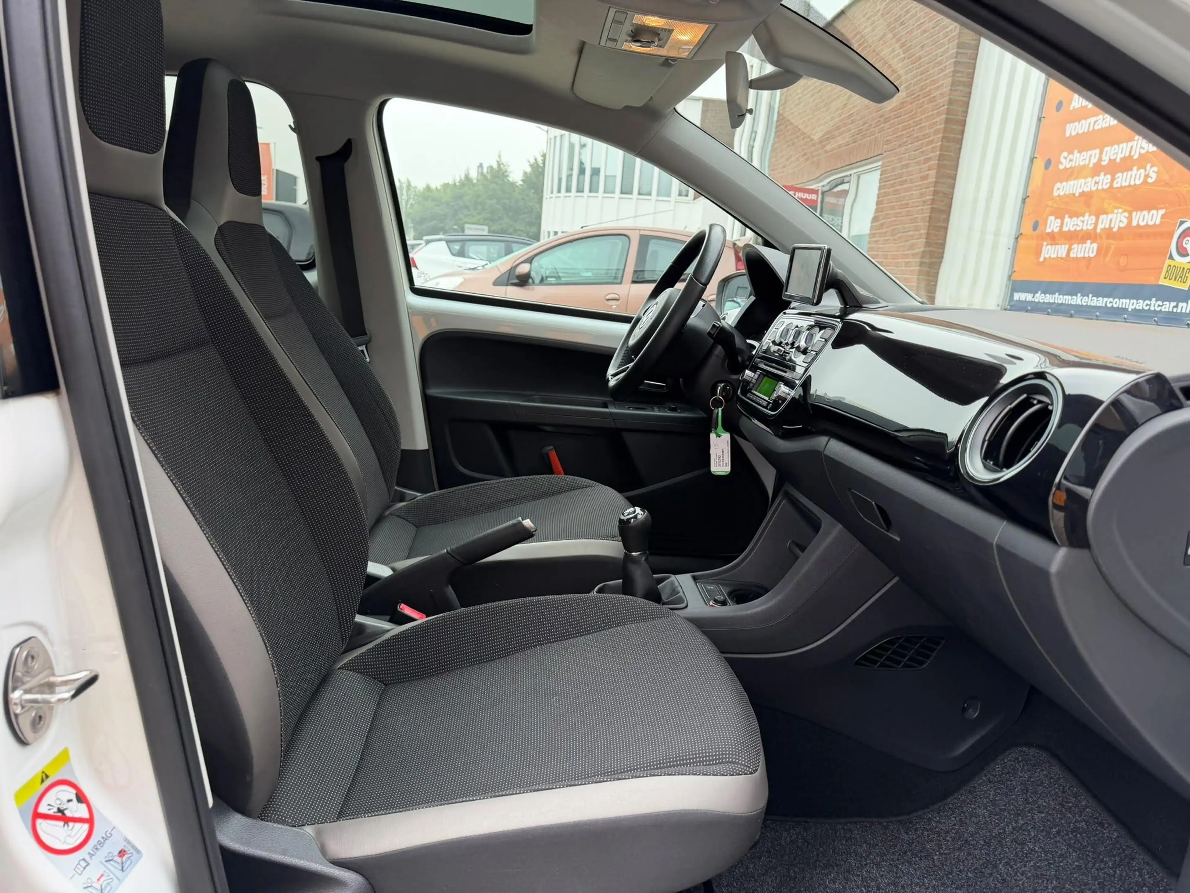 Volkswagen up! 1.0 high up! BlueMotion | PANORAMA DAK | 16'' LMV — photo 19