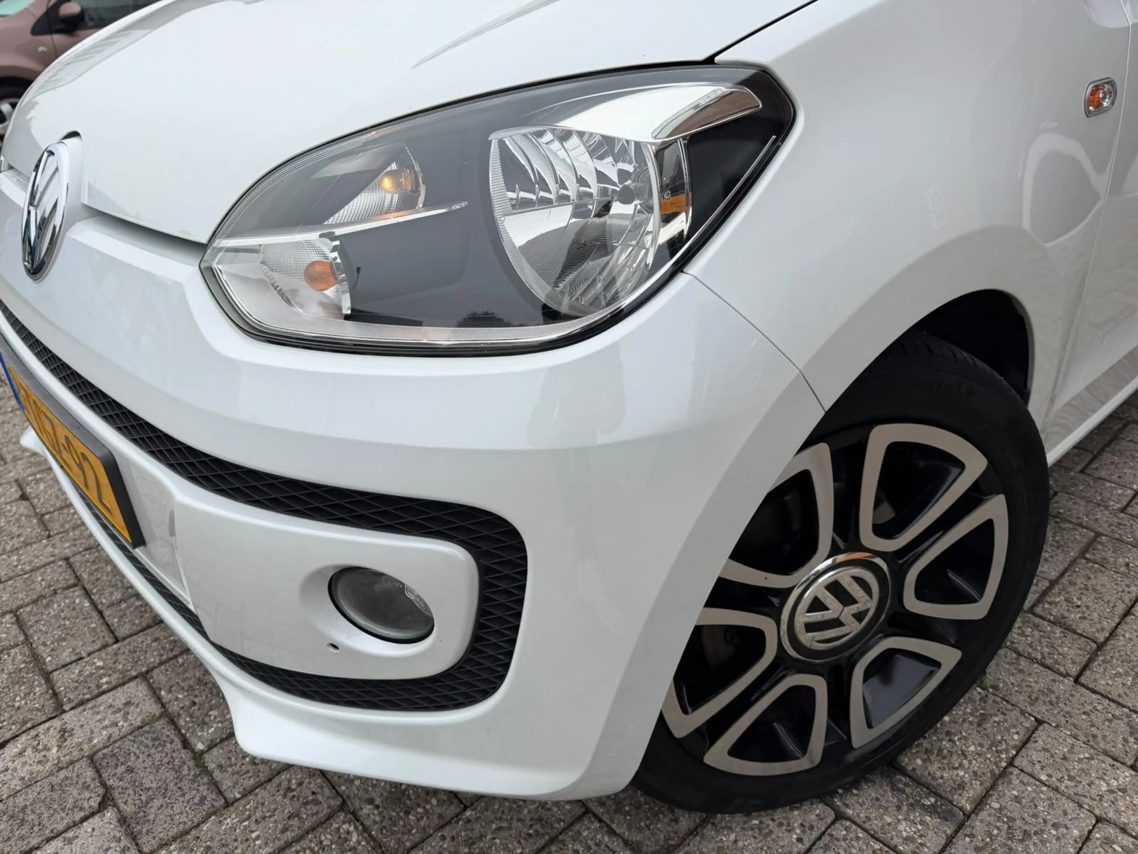 Volkswagen up! 1.0 high up! BlueMotion | PANORAMA DAK | 16'' LMV — photo 11