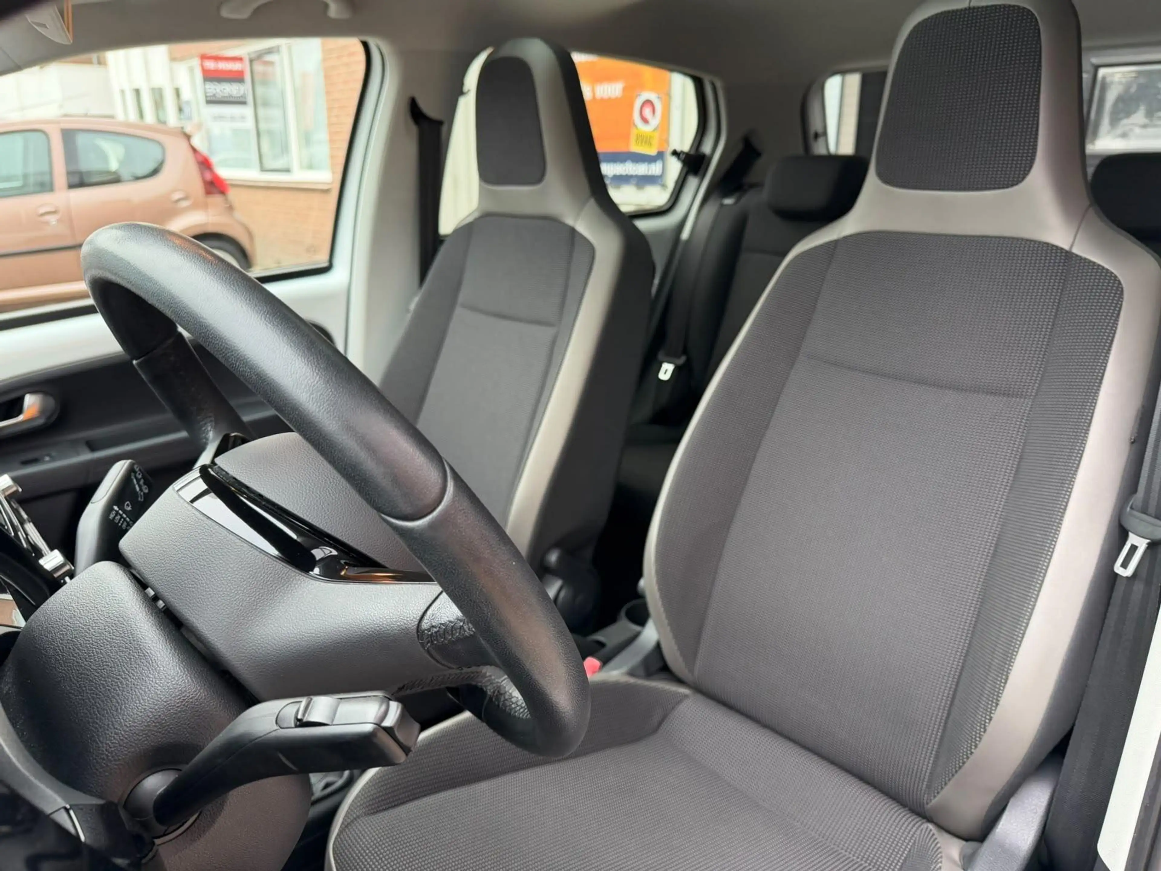 Volkswagen up! 1.0 high up! BlueMotion | PANORAMA DAK | 16'' LMV — photo 34