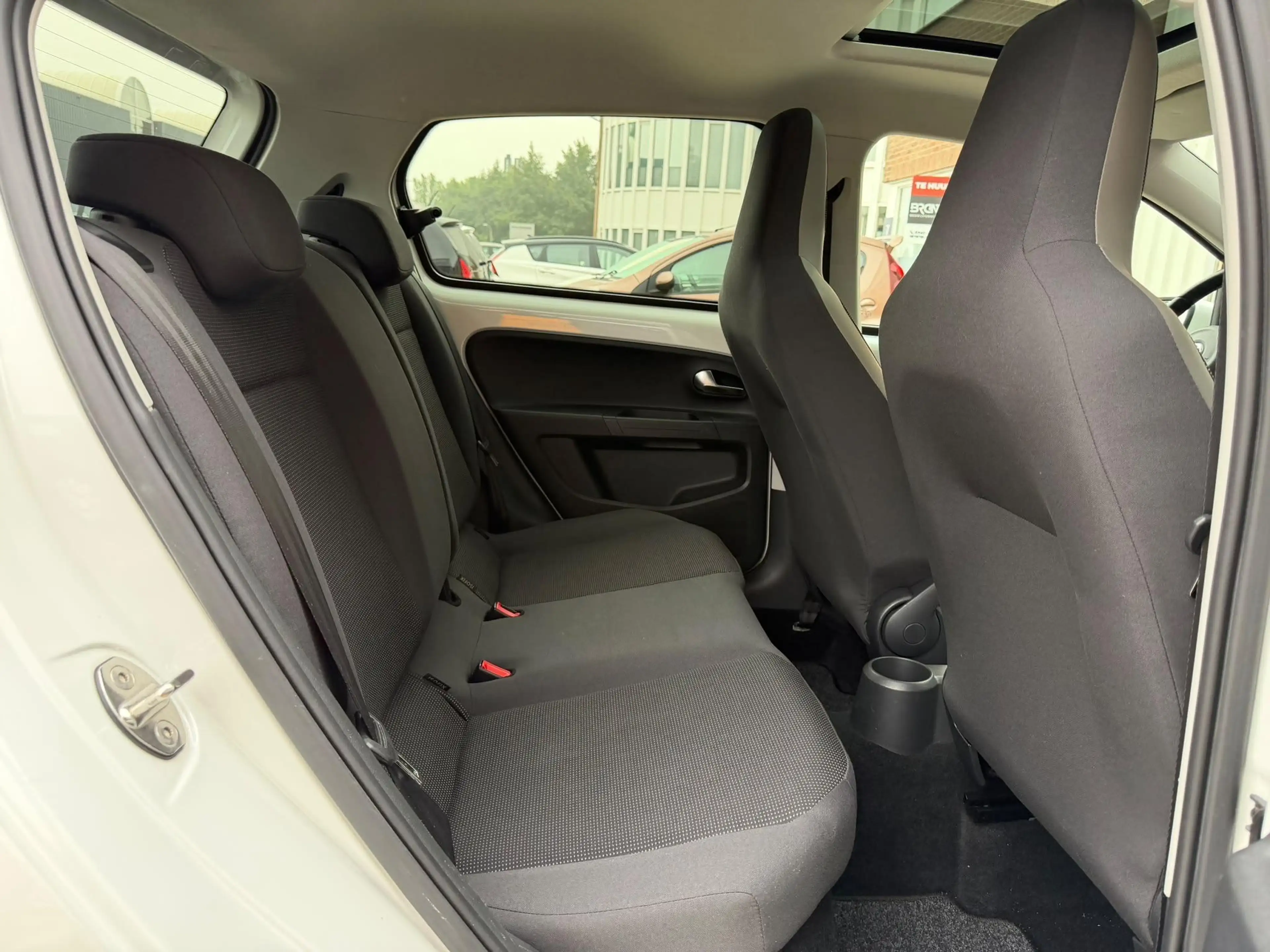 Volkswagen up! 1.0 high up! BlueMotion | PANORAMA DAK | 16'' LMV — photo 23