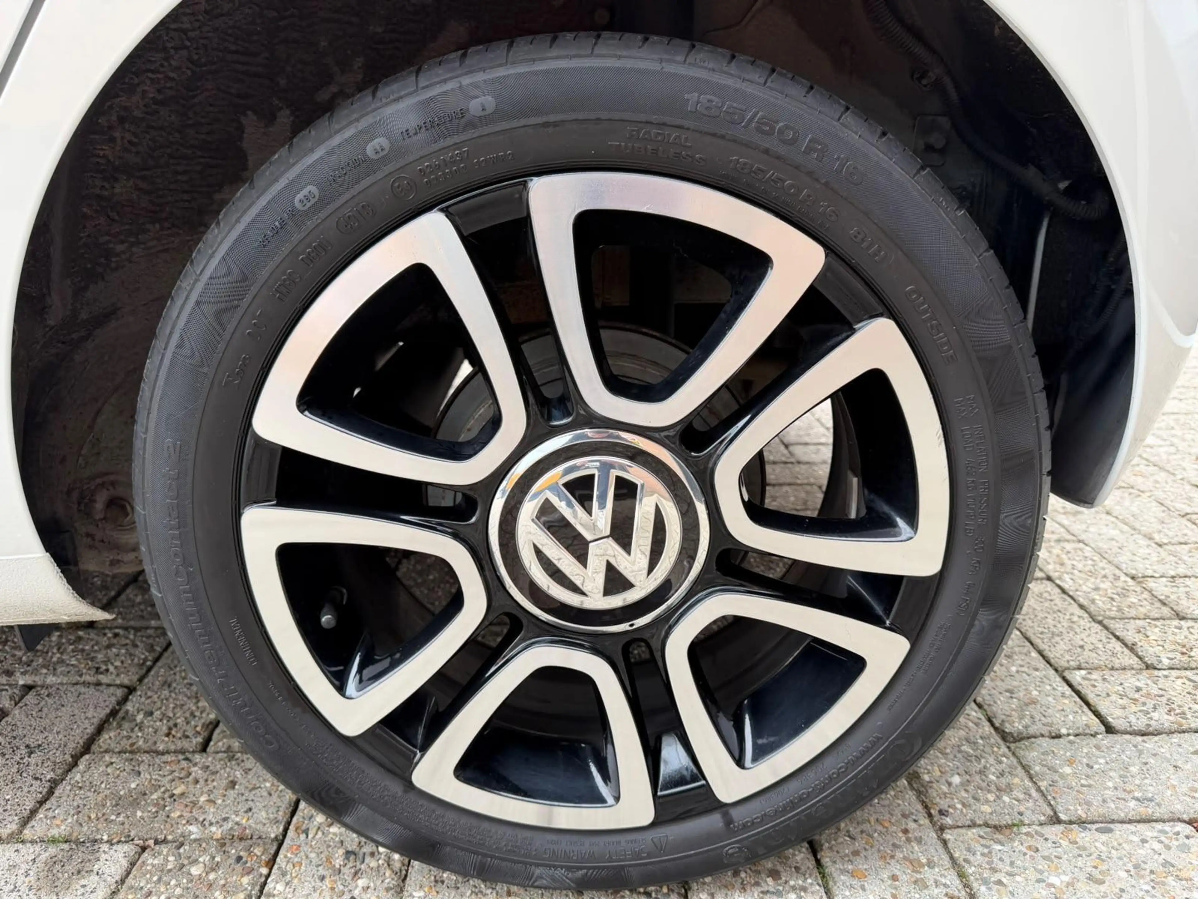 Volkswagen up! 1.0 high up! BlueMotion | PANORAMA DAK | 16'' LMV — photo 17
