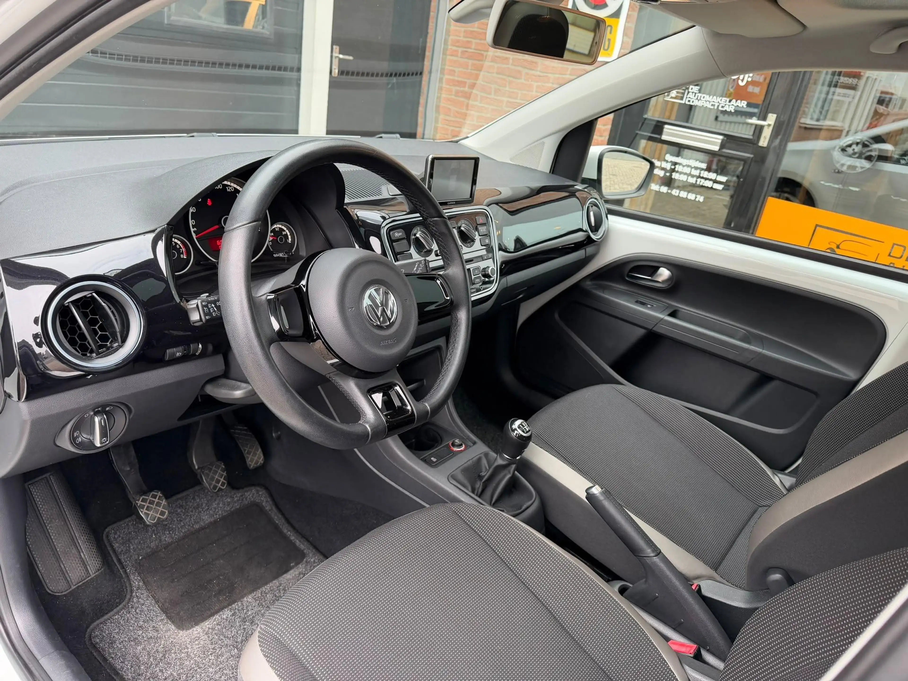 Volkswagen up! 1.0 high up! BlueMotion | PANORAMA DAK | 16'' LMV — photo 24
