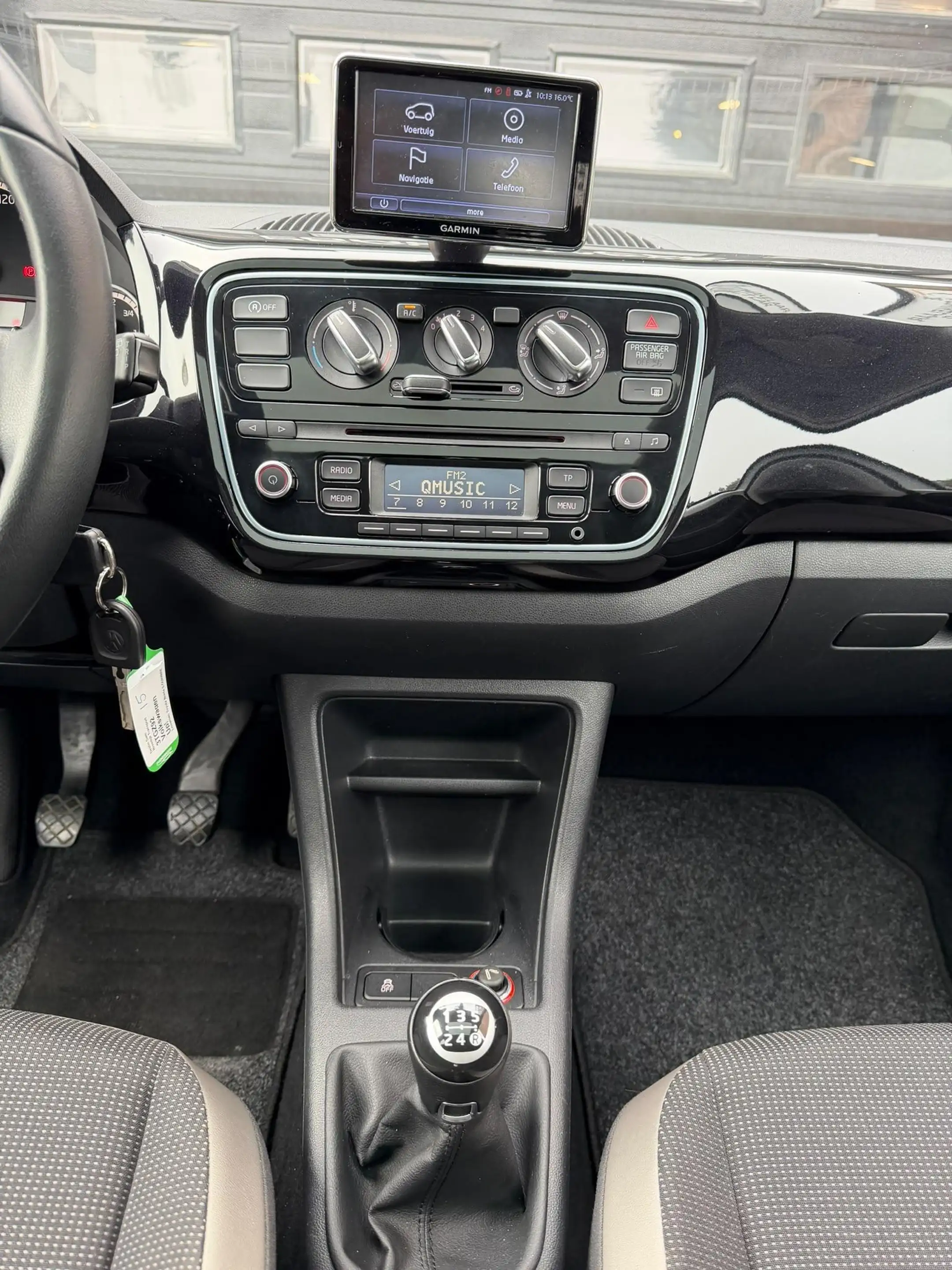 Volkswagen up! 1.0 high up! BlueMotion | PANORAMA DAK | 16'' LMV — photo 29