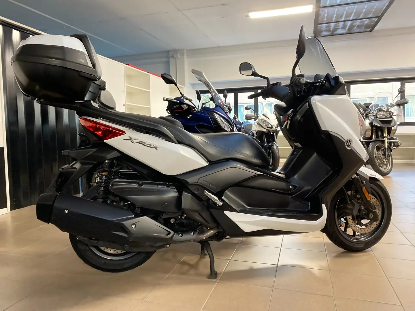 Yamaha X-Max 400 ABS Alb - 2