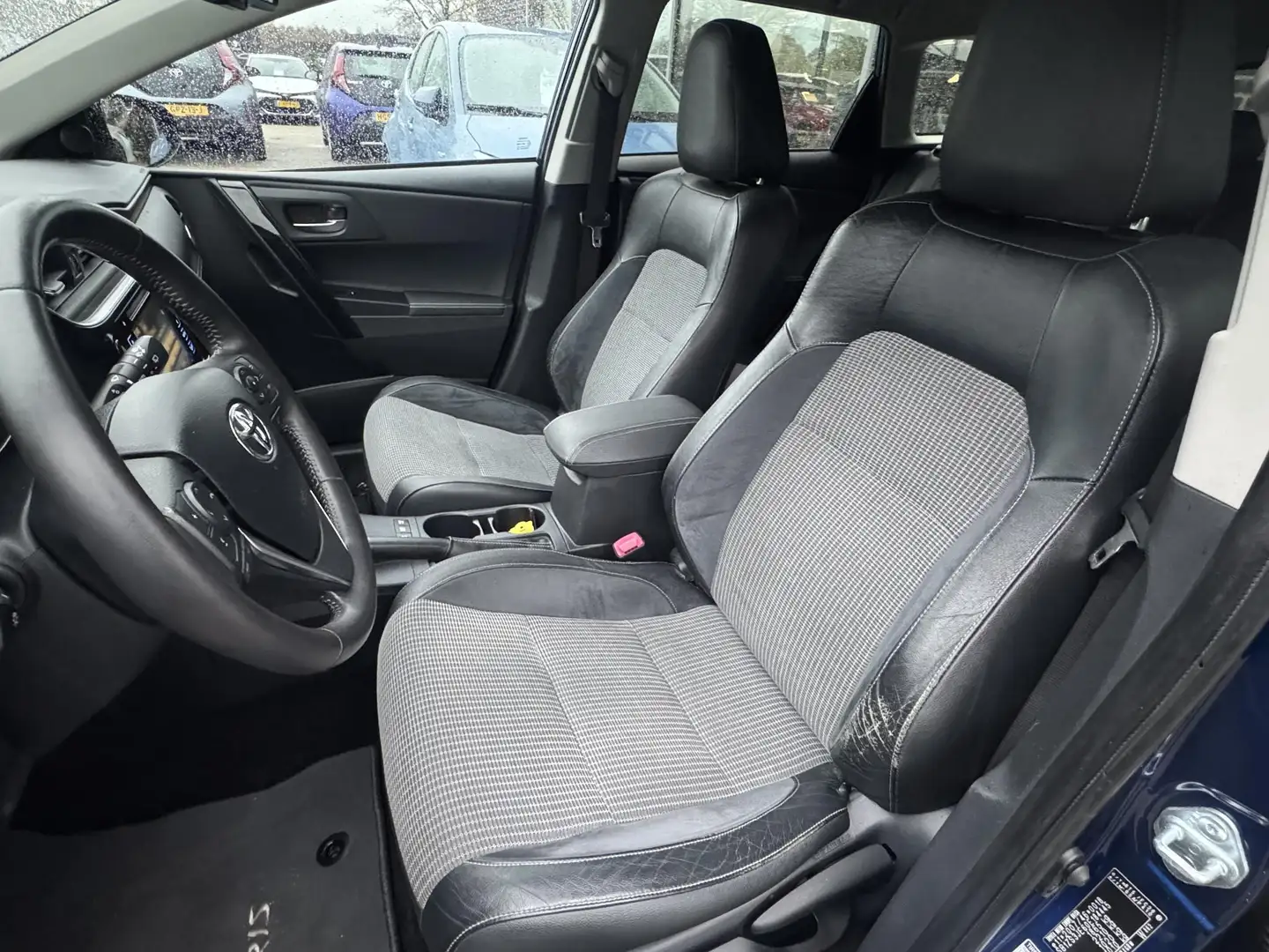 Toyota Auris Touring Sports 1.8 Hybrid Executive Camera Trekhaa Blauw - 2