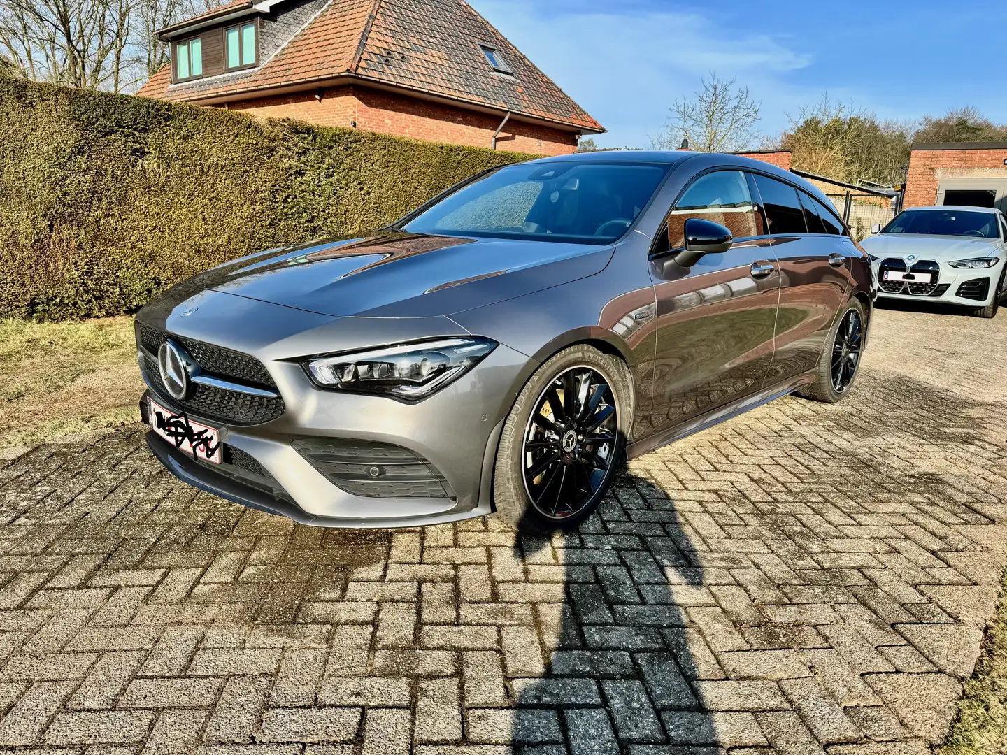 Mercedes-Benz CLA 250 e Shooting Brake 8G-DCT AMG Line Grijs - 1
