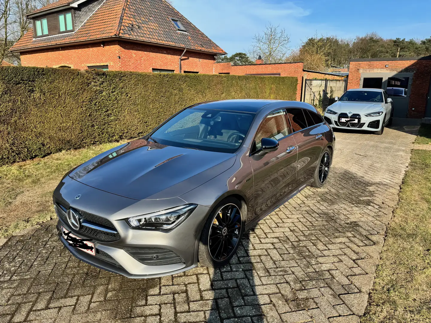 Mercedes-Benz CLA 250 e Shooting Brake 8G-DCT AMG Line Grijs - 2