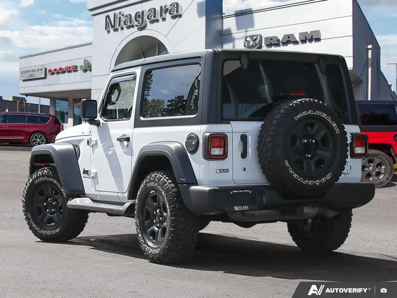Jeep Wrangler снимка Jeep Wrangler
