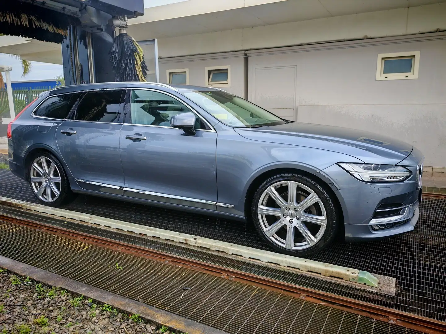 Volvo V90 2.0 d4 Inscription awd geartronic - 1