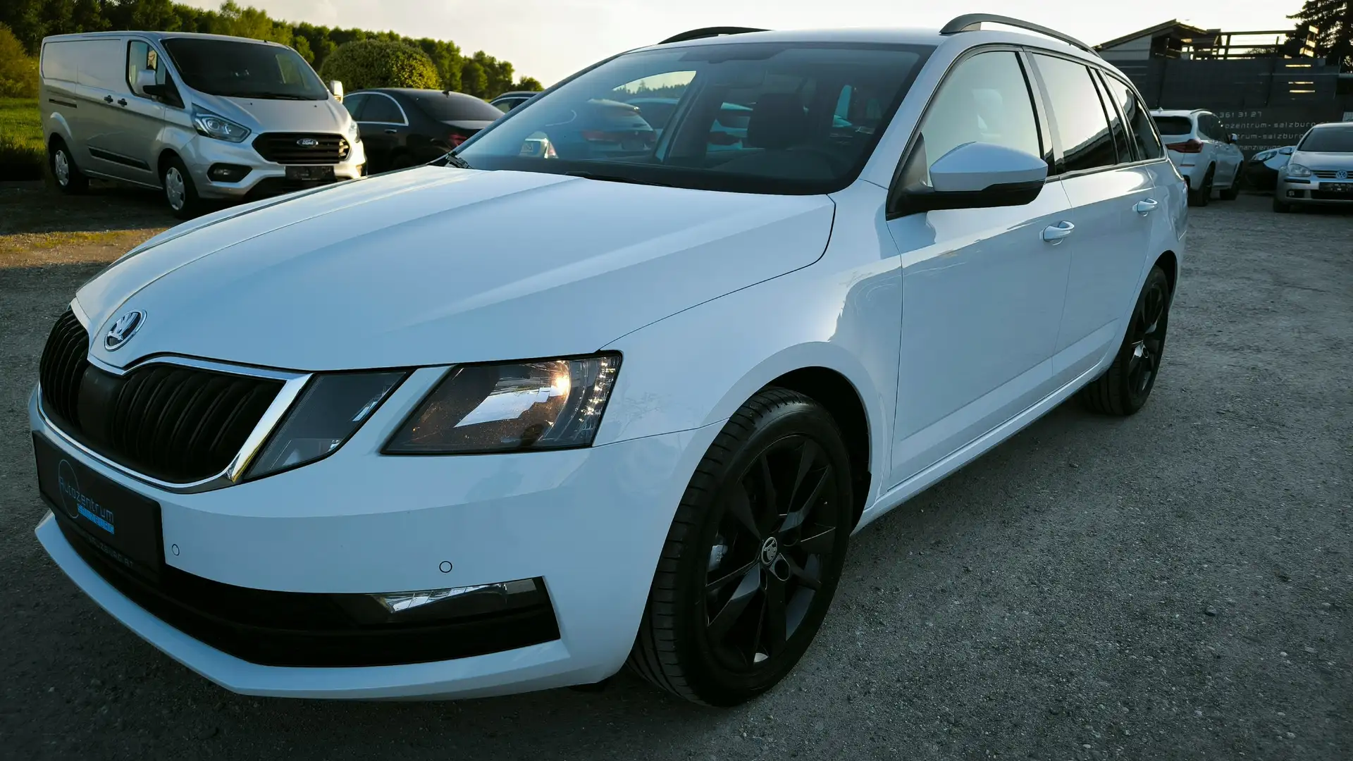 Skoda Octavia Combi 1,6 TDI Ambition Limited AB 199 EUR/MONAT Weiß - 1