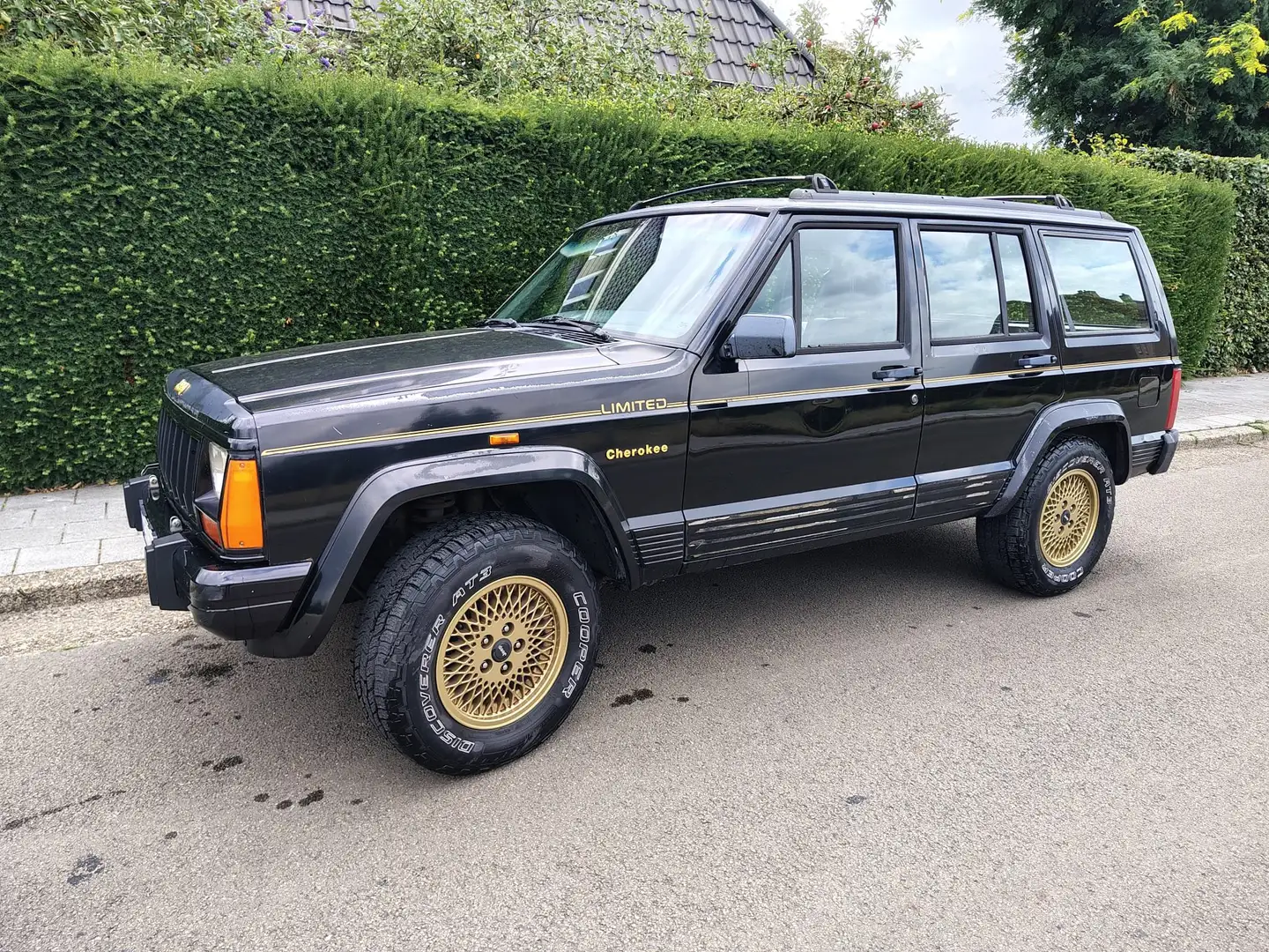Jeep Cherokee Cherokee 4.0 Limited Zwart - 1