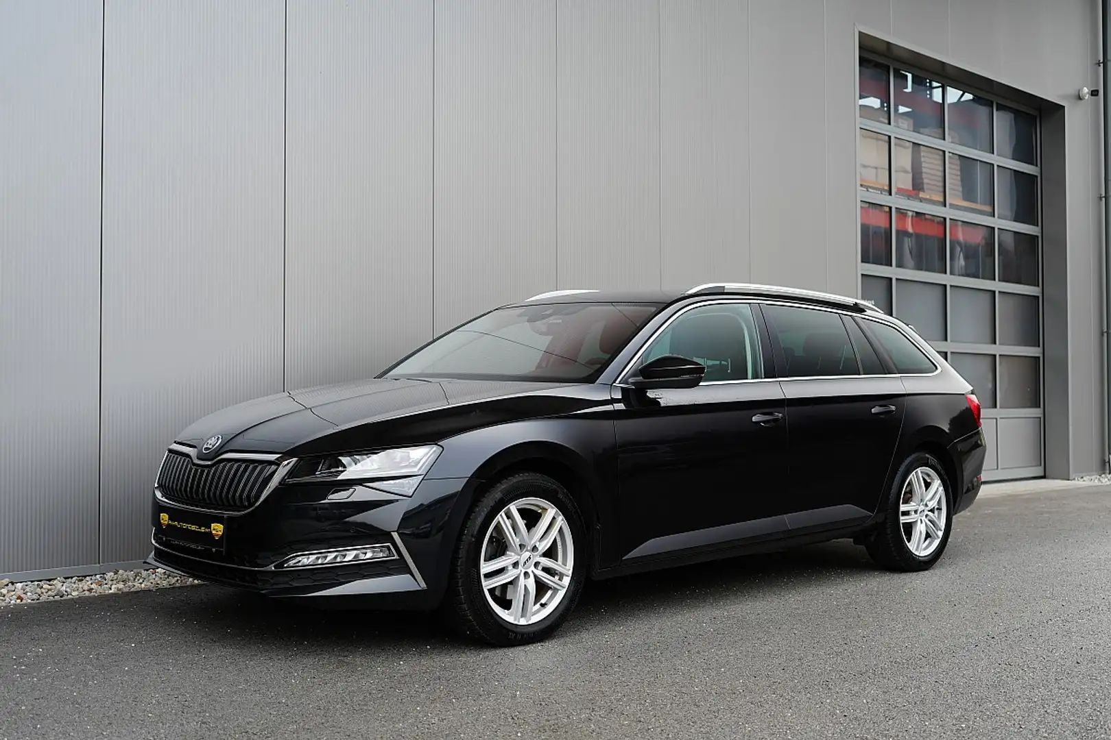 Skoda Superb Kombi 1,4 TSI PHEV Style DSG, AHK, 360° Kamera, Schwarz - 1