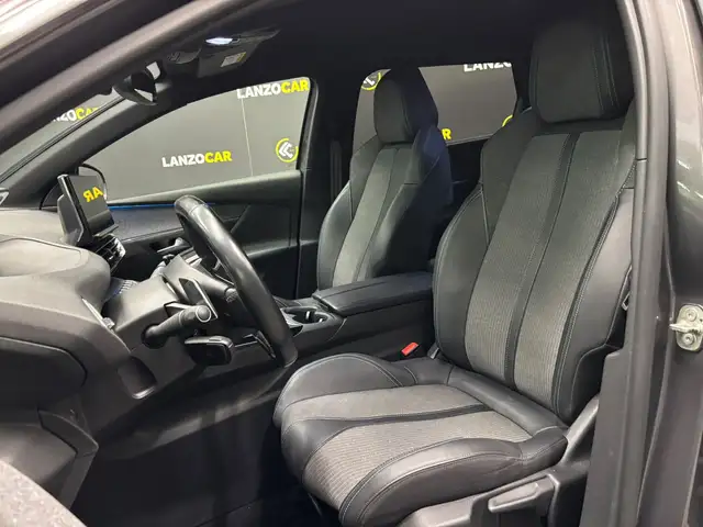Peugeot 5008 view 12