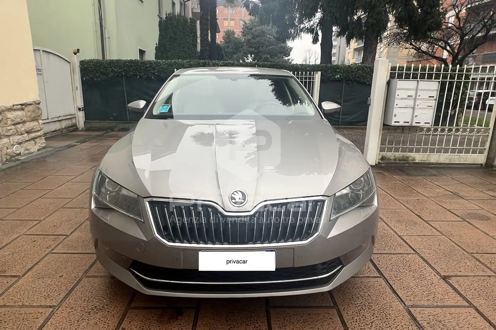 Skoda Superb Superb 2.0 TSI DSG 4x4 Laurin&Klement - 2