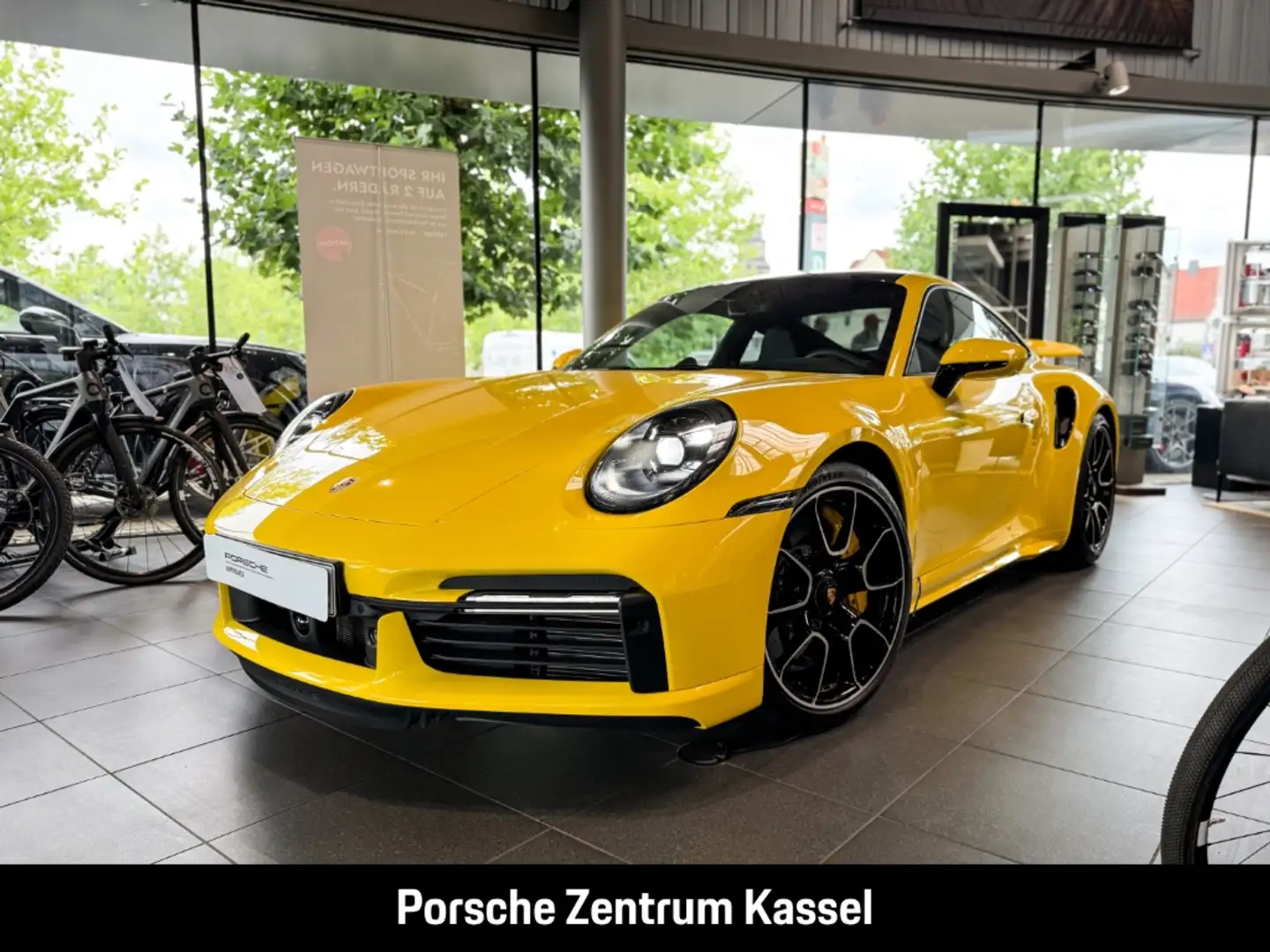 Porsche 992 Turbo S Leder Soundsystem Burmester Nachtsichtass. Gelb - 1