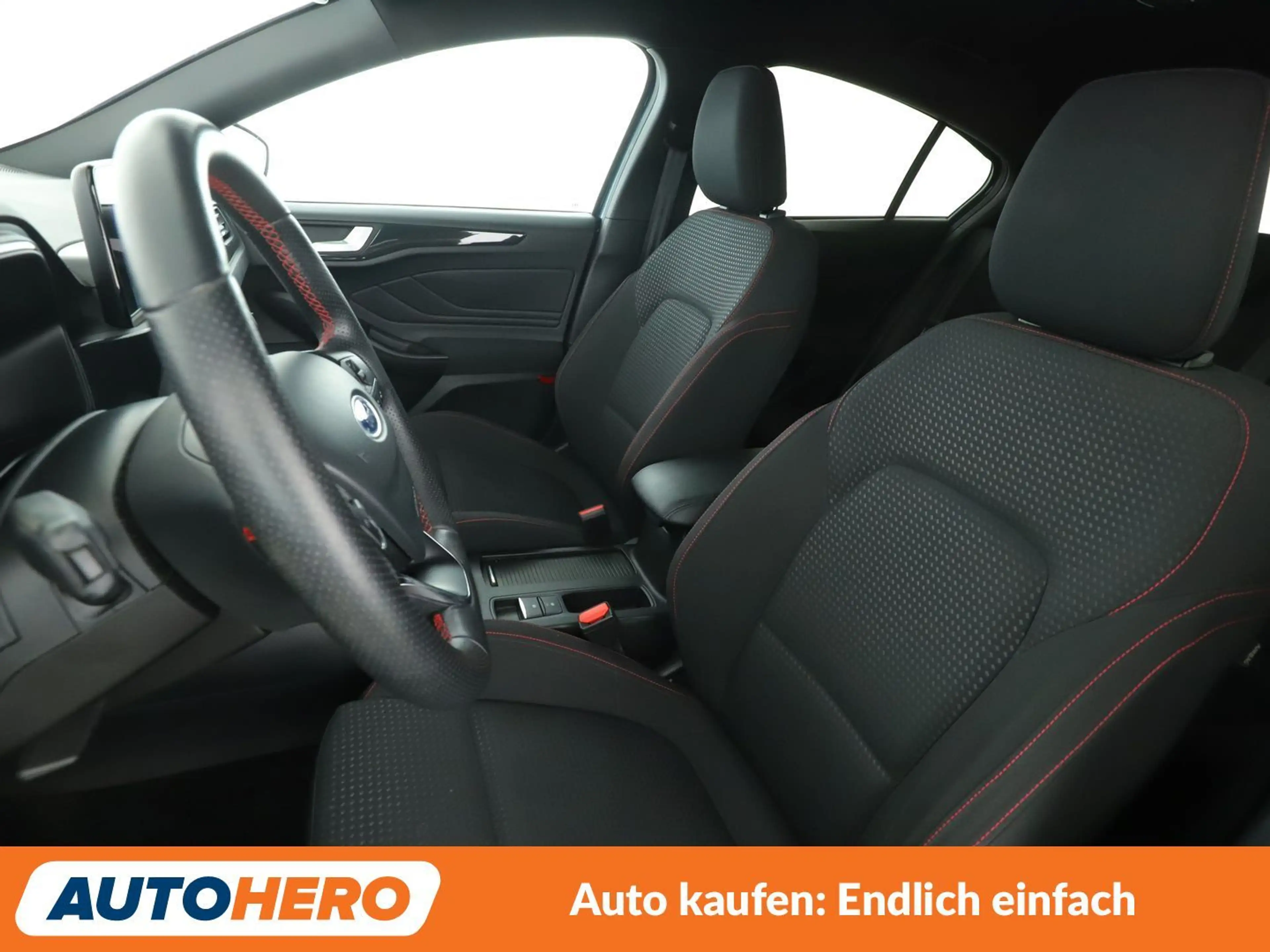 Ford Focus 1.0 EcoBoost ST-Line *NAVI*TEMPO*PDC*SHZ* — photo 10