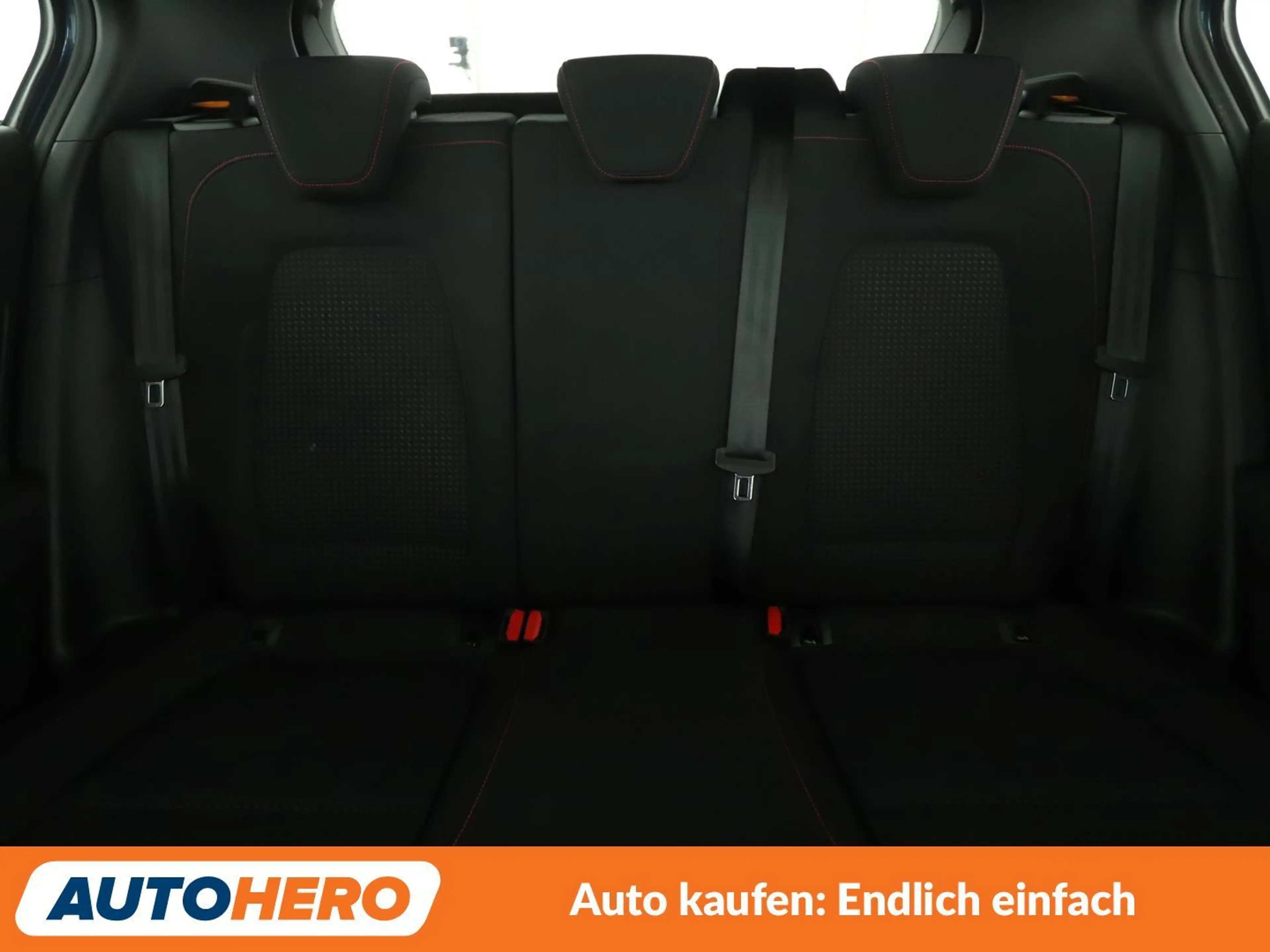Ford Focus 1.0 EcoBoost ST-Line *NAVI*TEMPO*PDC*SHZ* — photo 15