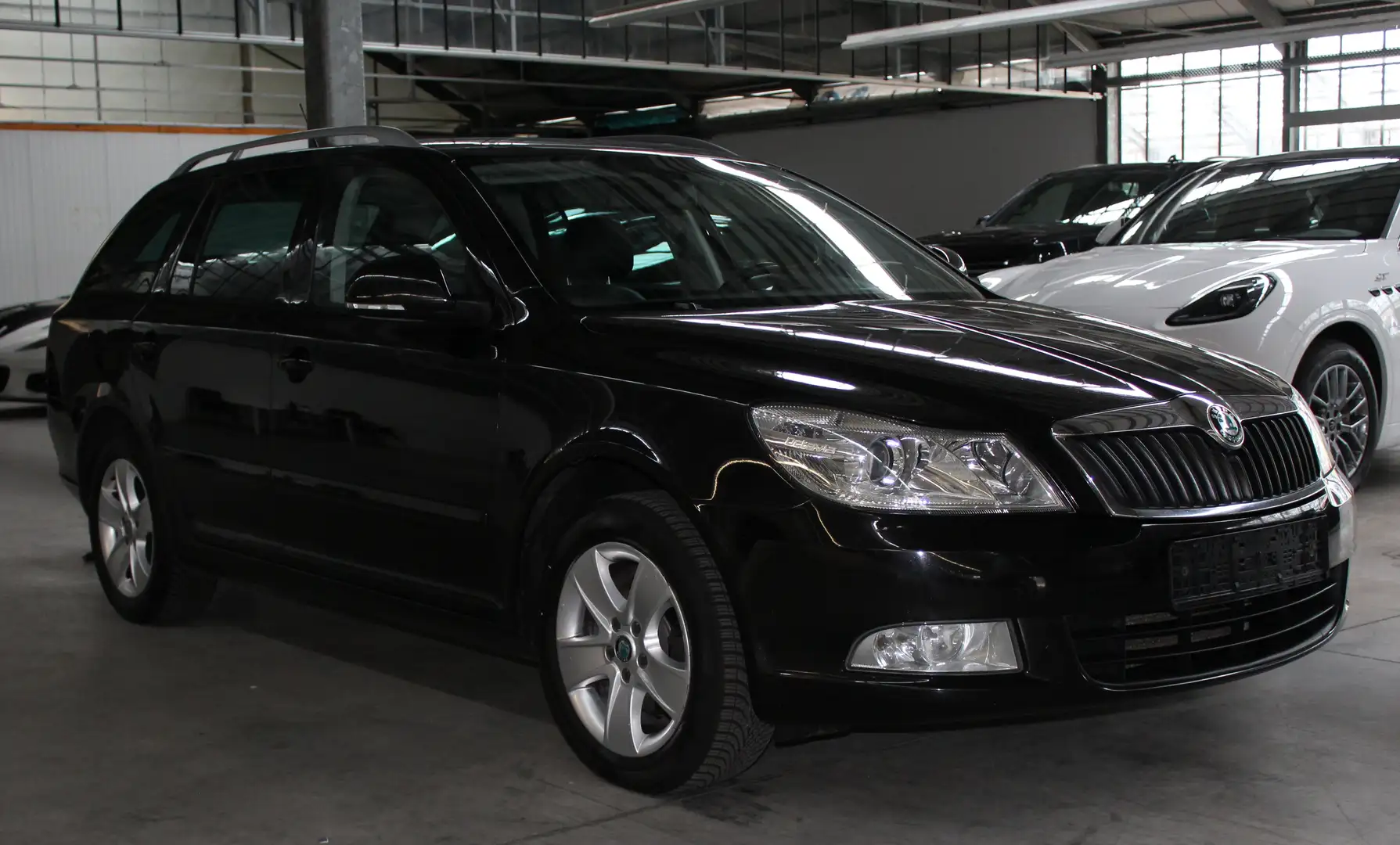 Skoda Octavia Elegance Schwarz - 2