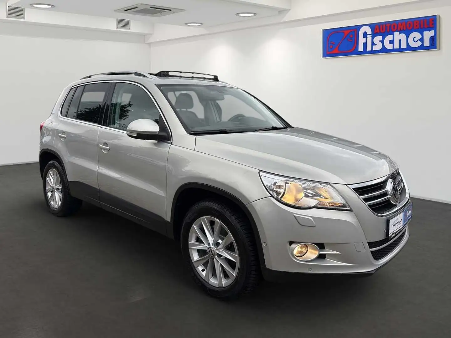 Volkswagen Tiguan 2.0 TSI Sport Team 4Motion Panorama Navi Sitzhzg K Silber - 2