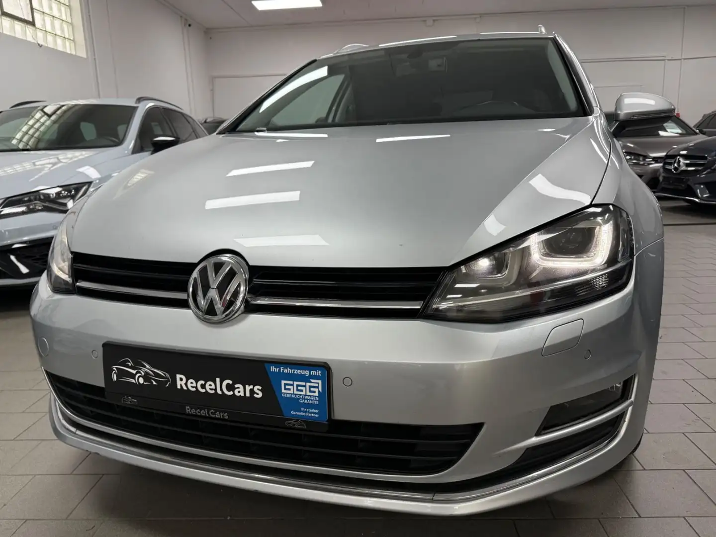 Volkswagen Golf VII Variant Highline 2.0TDI*Bi-Xenon*NAVI* Silber - 1