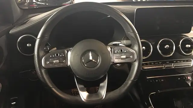 Mercedes-Benz GLC view 9
