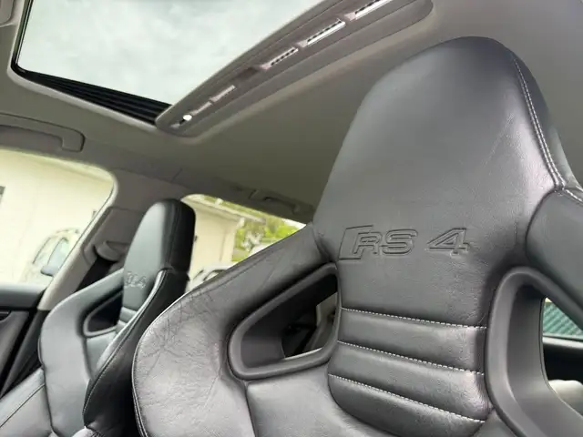 Audi RS4 view 19