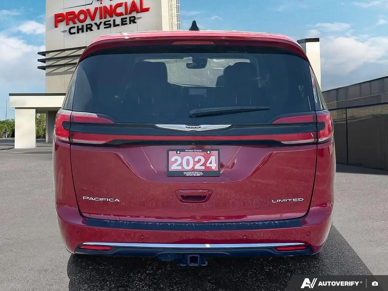 Chrysler Pacifica снимка Chrysler Pacifica