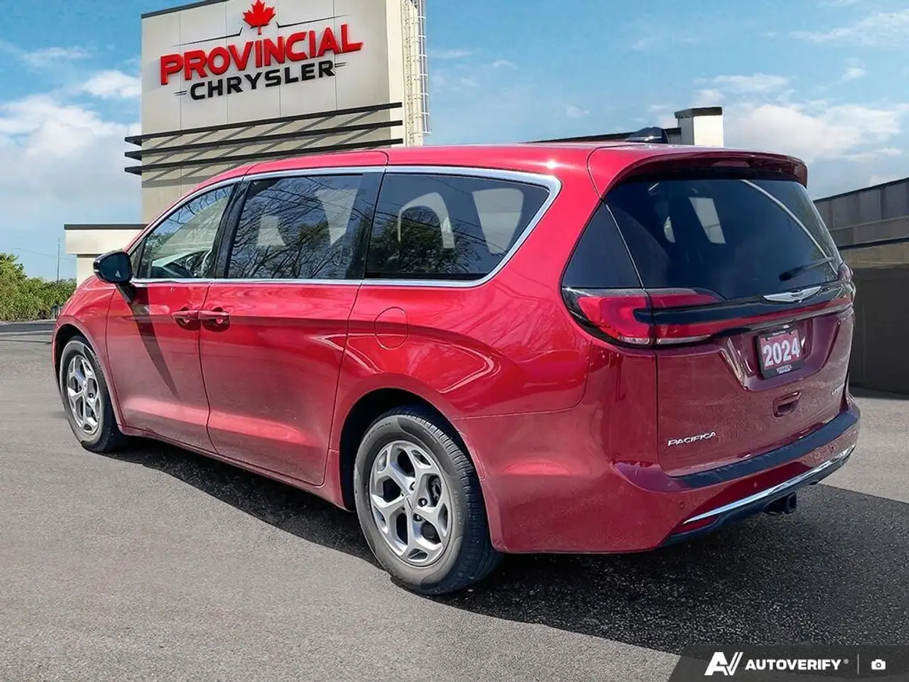 Chrysler Pacifica снимка Chrysler Pacifica