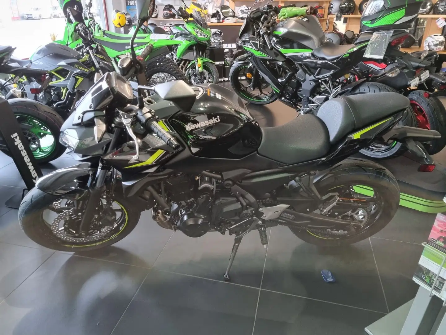 Kawasaki Z 650 Modell 2024 #SOFORT#650€Führerscheinbonus Negru - 2