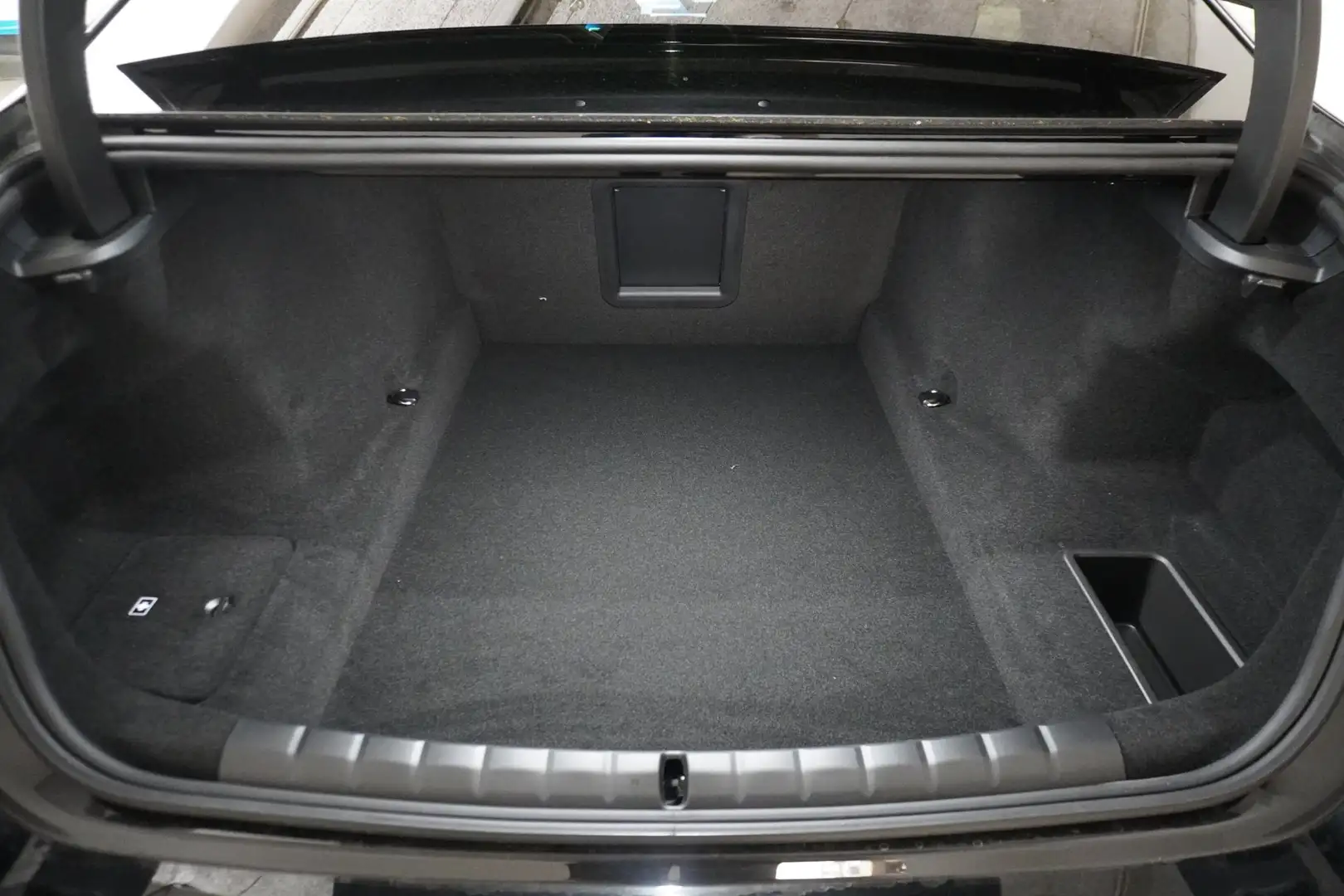 BMW 740 740d xDrive Noir - 2