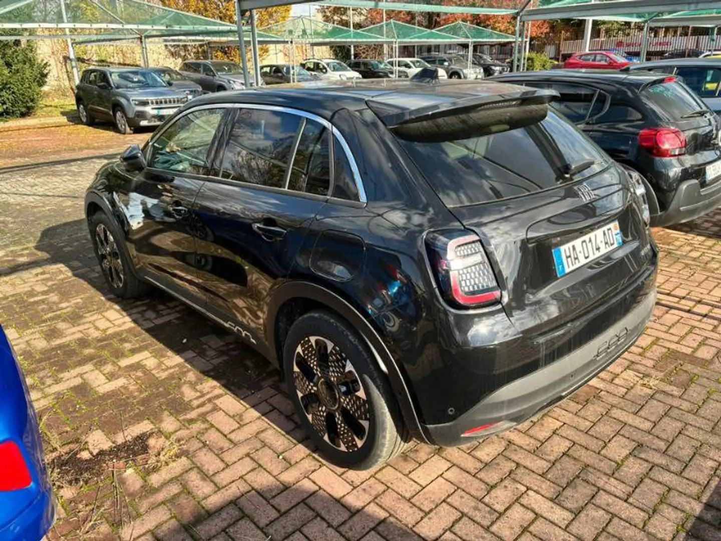 Fiat 600 Hybrid 100 CV DCT MHEV La Prima Schwarz - 2