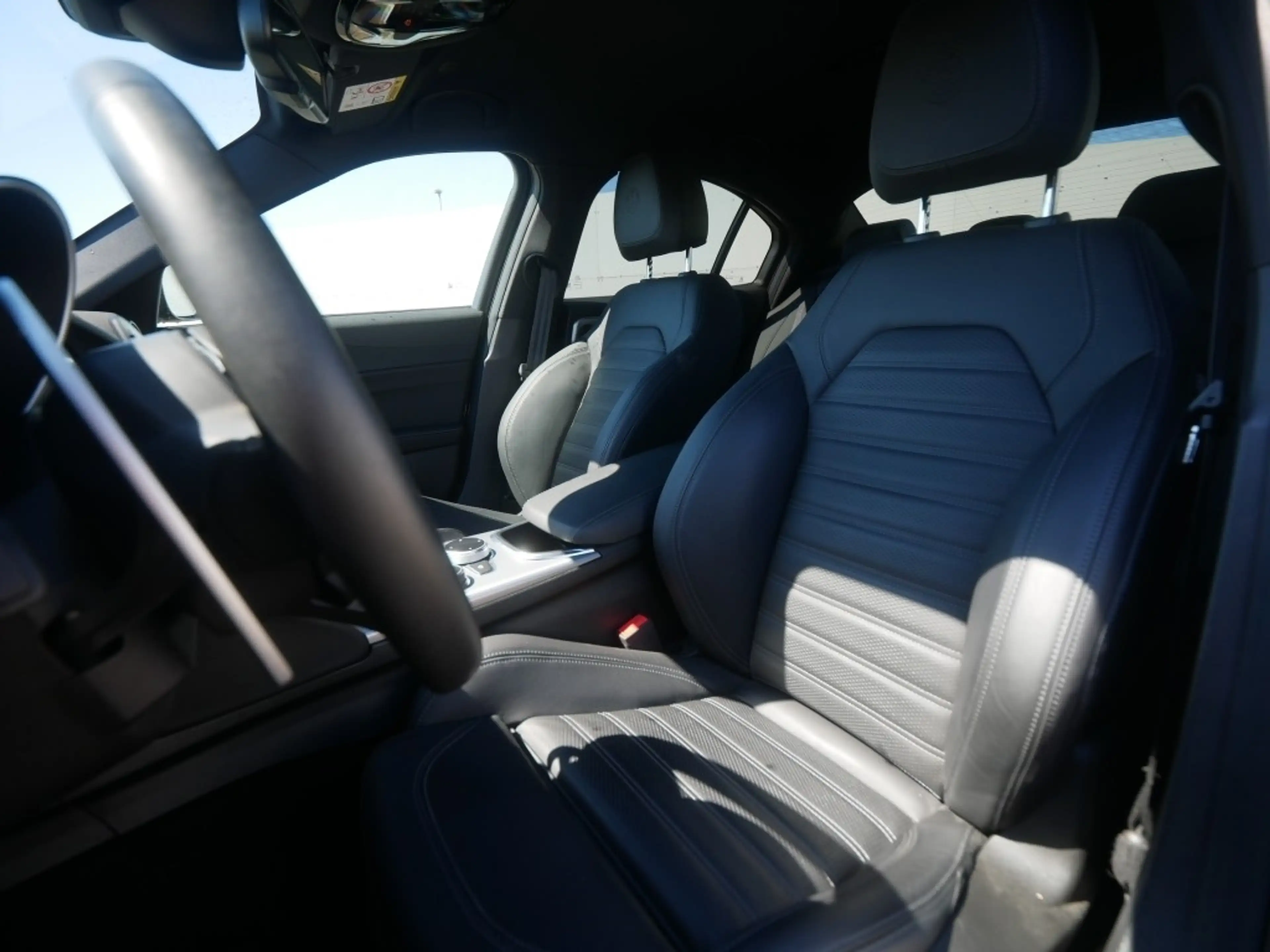 Alfa Romeo Giulia VELOCE 2.0 TURBO 16V 280 PS AT TECHNOLOGIE — photo 9