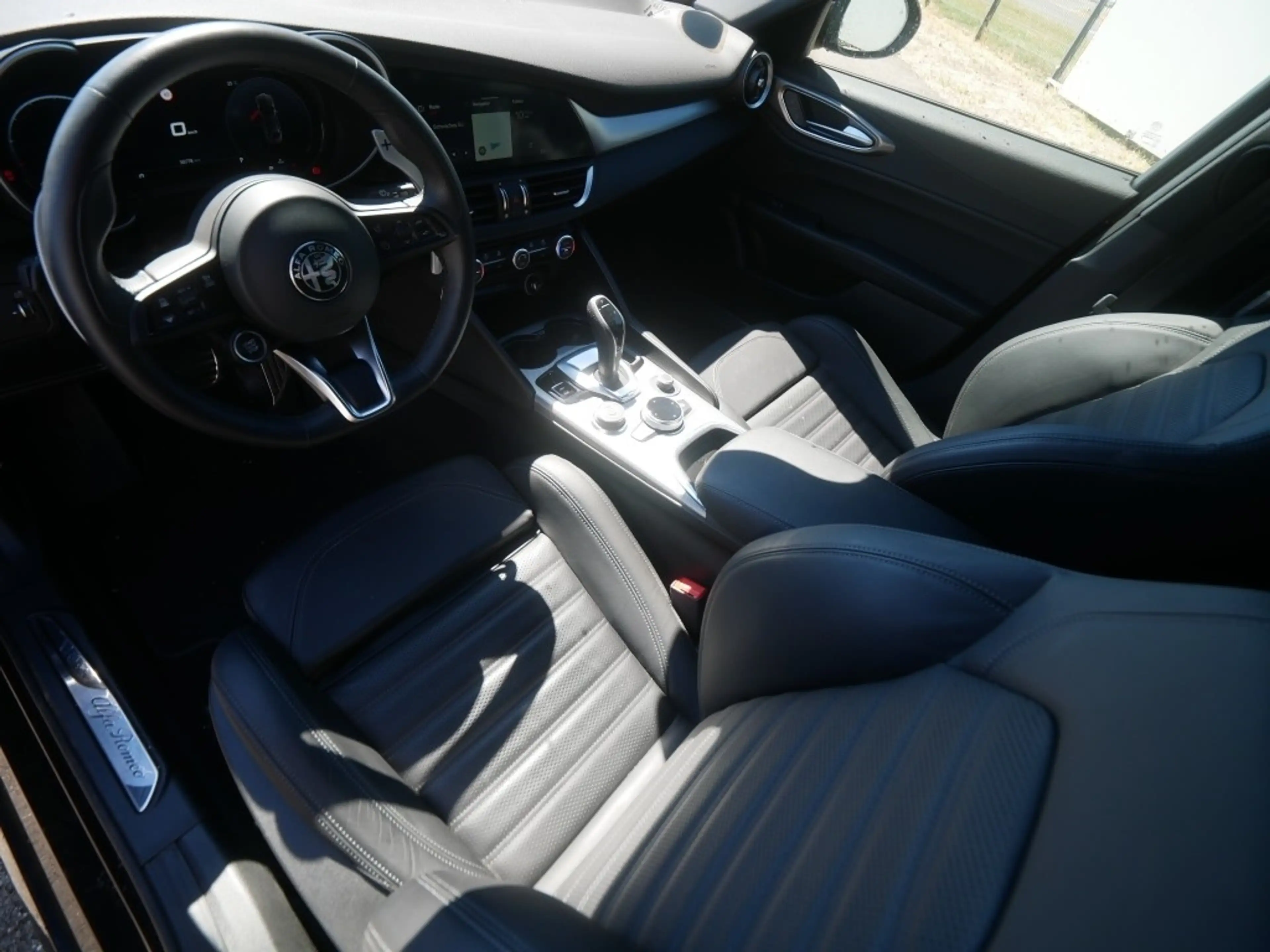 Alfa Romeo Giulia VELOCE 2.0 TURBO 16V 280 PS AT TECHNOLOGIE — photo 10