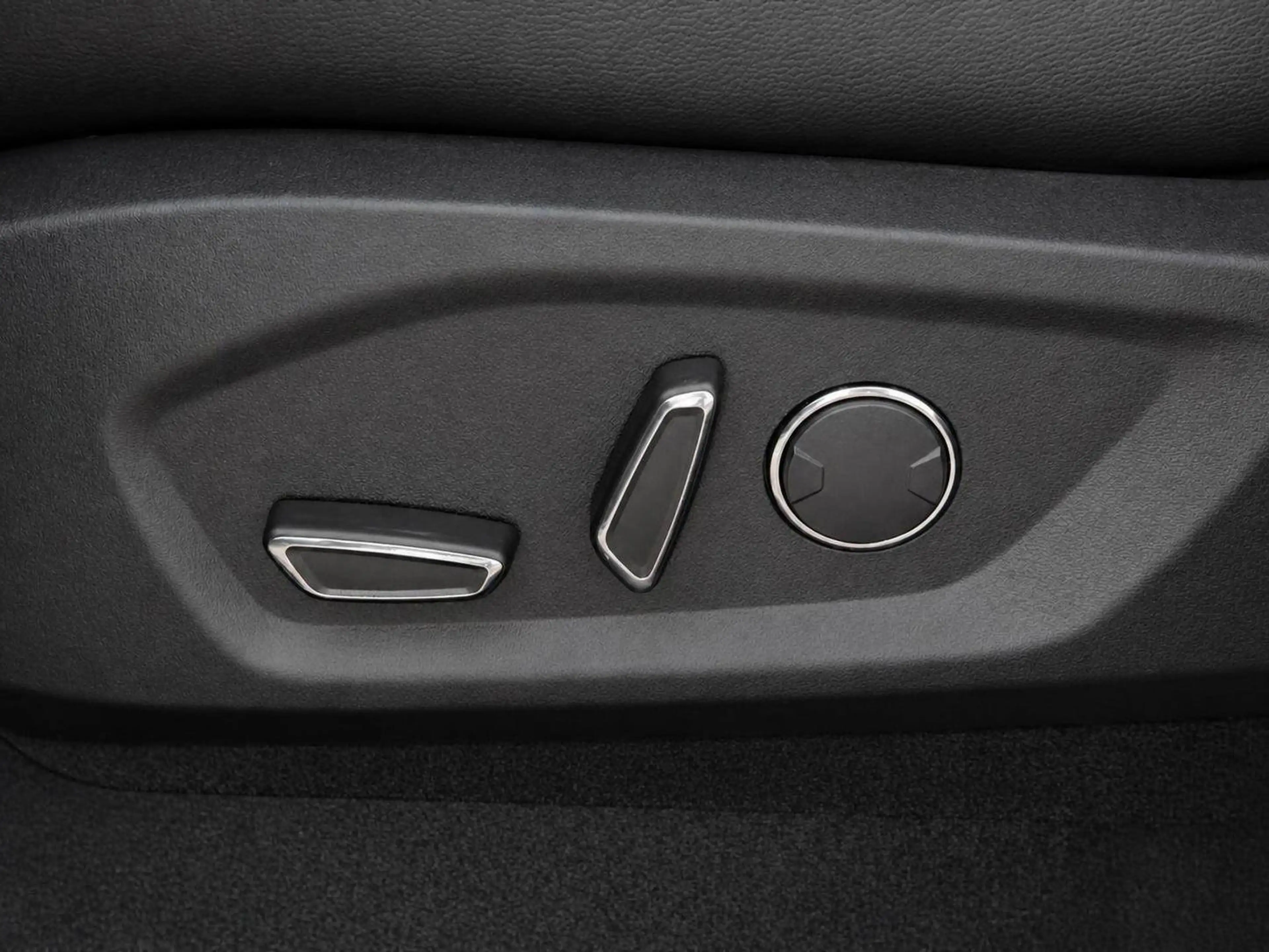 Ford Galaxy Titanium - 7 Sitzer -Vollleder — photo 9