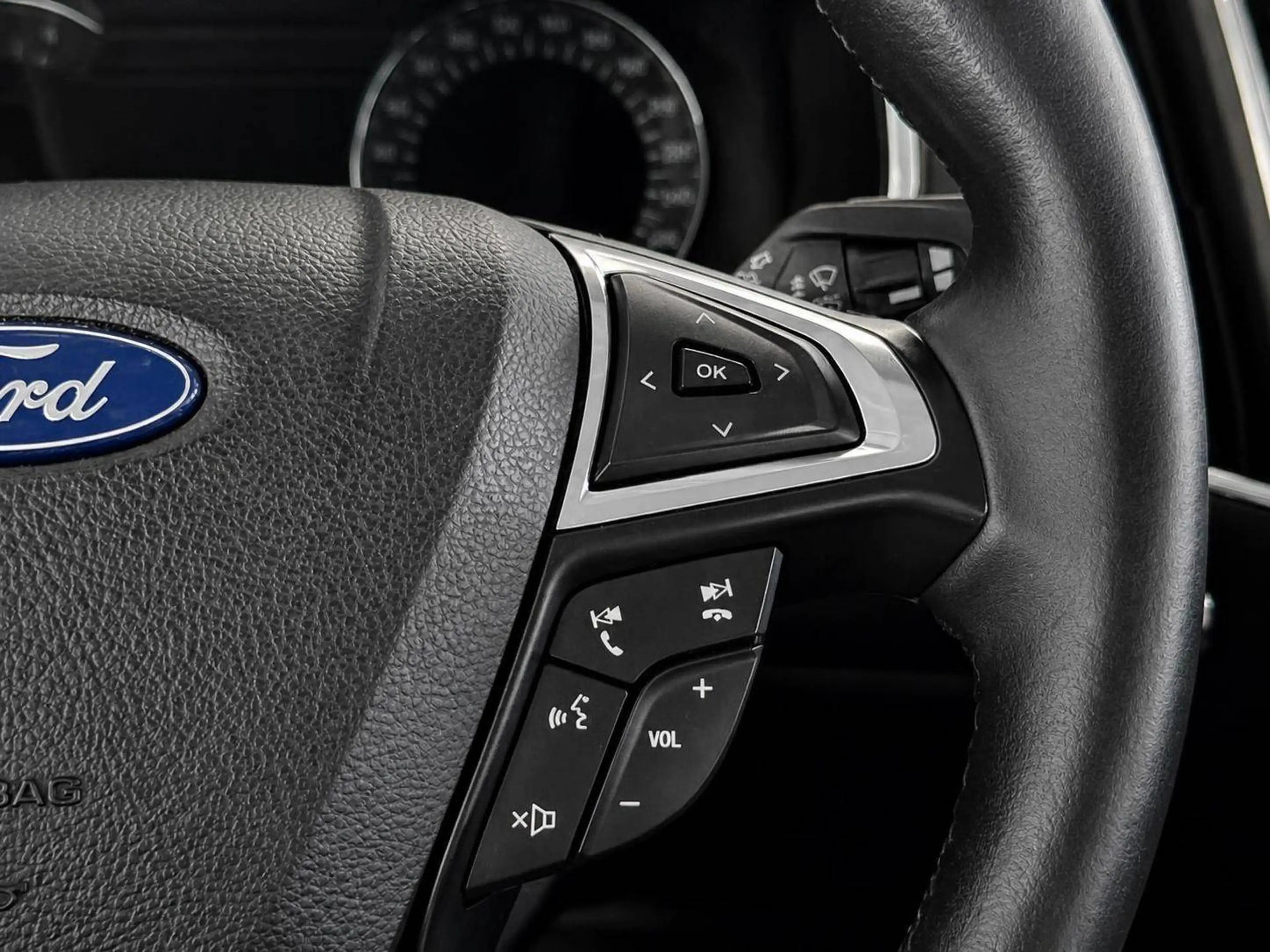Ford Galaxy Titanium - 7 Sitzer -Vollleder — photo 12