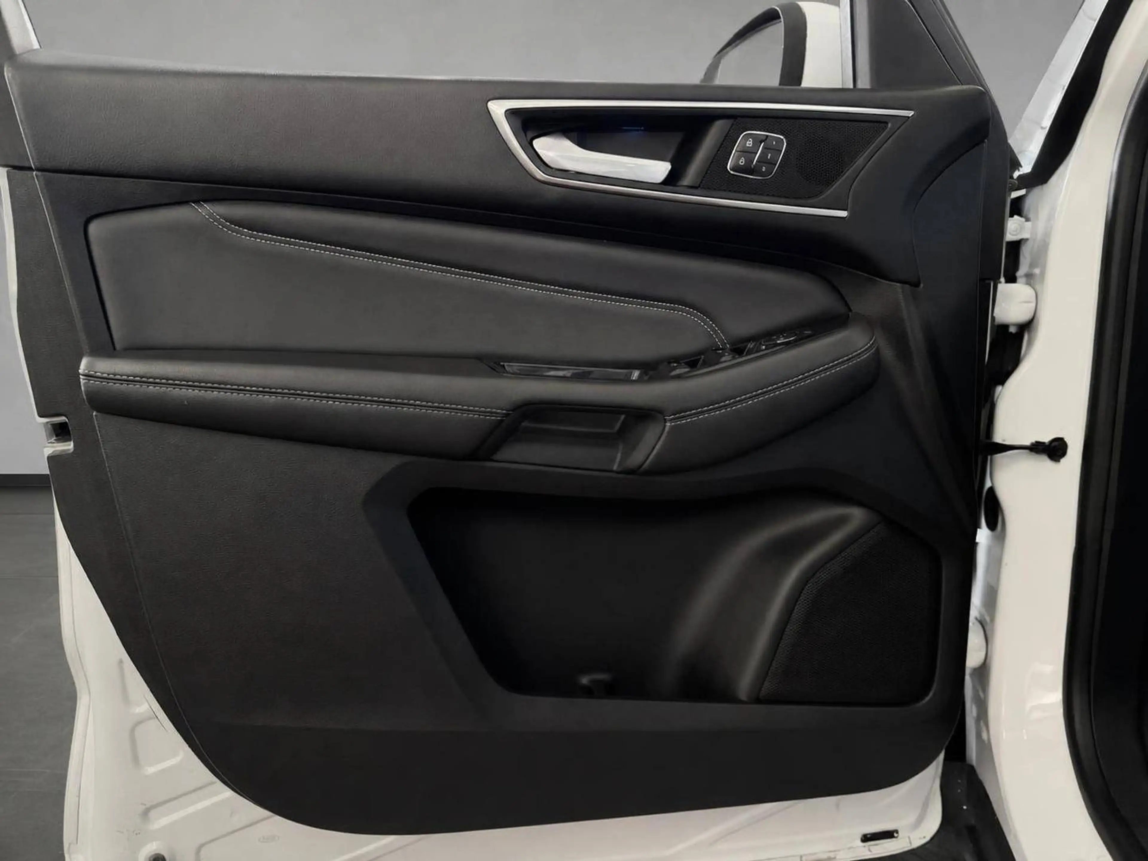 Ford Galaxy Titanium - 7 Sitzer -Vollleder — photo 8
