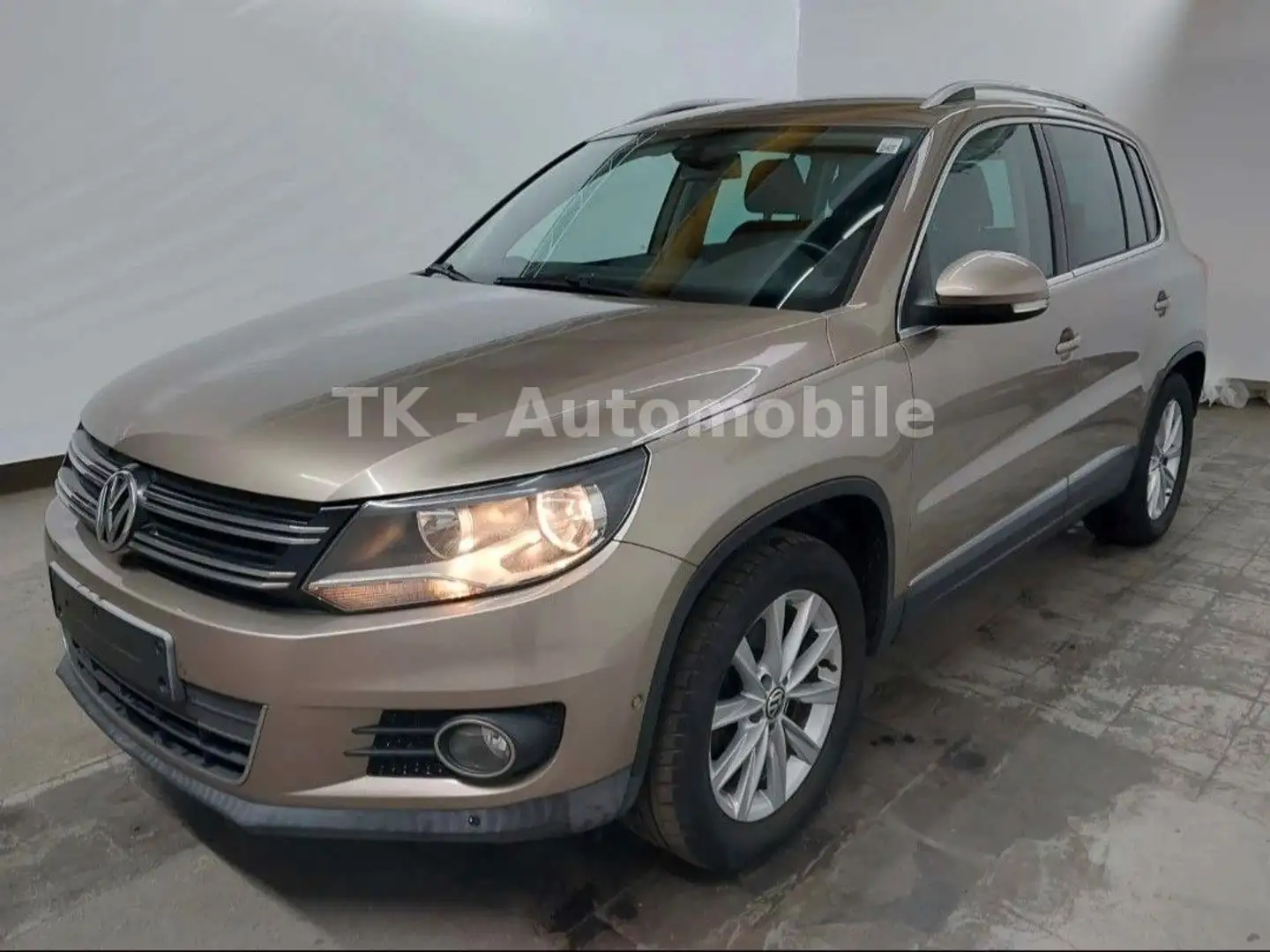 Volkswagen Tiguan Sport & Style BMT / PDC/AHK/TÜV NEU Beige - 1