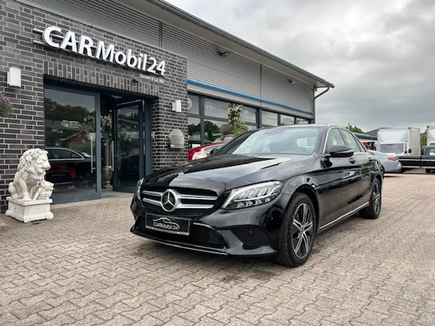Mercedes-Benz C 220 d Lim. 9G-TRONIC Avantgarde*LED*RFK*ACC*SHD* Schwarz - 1