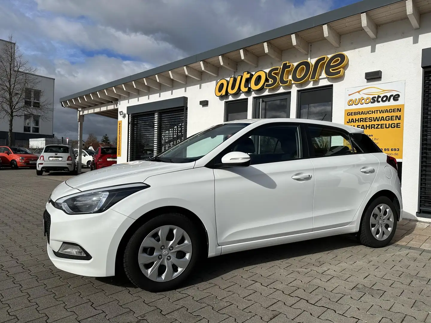 Hyundai i20 Classic 62 kW (84 PS), Schalt. 5-Gang, Frontant... Weiß - 1