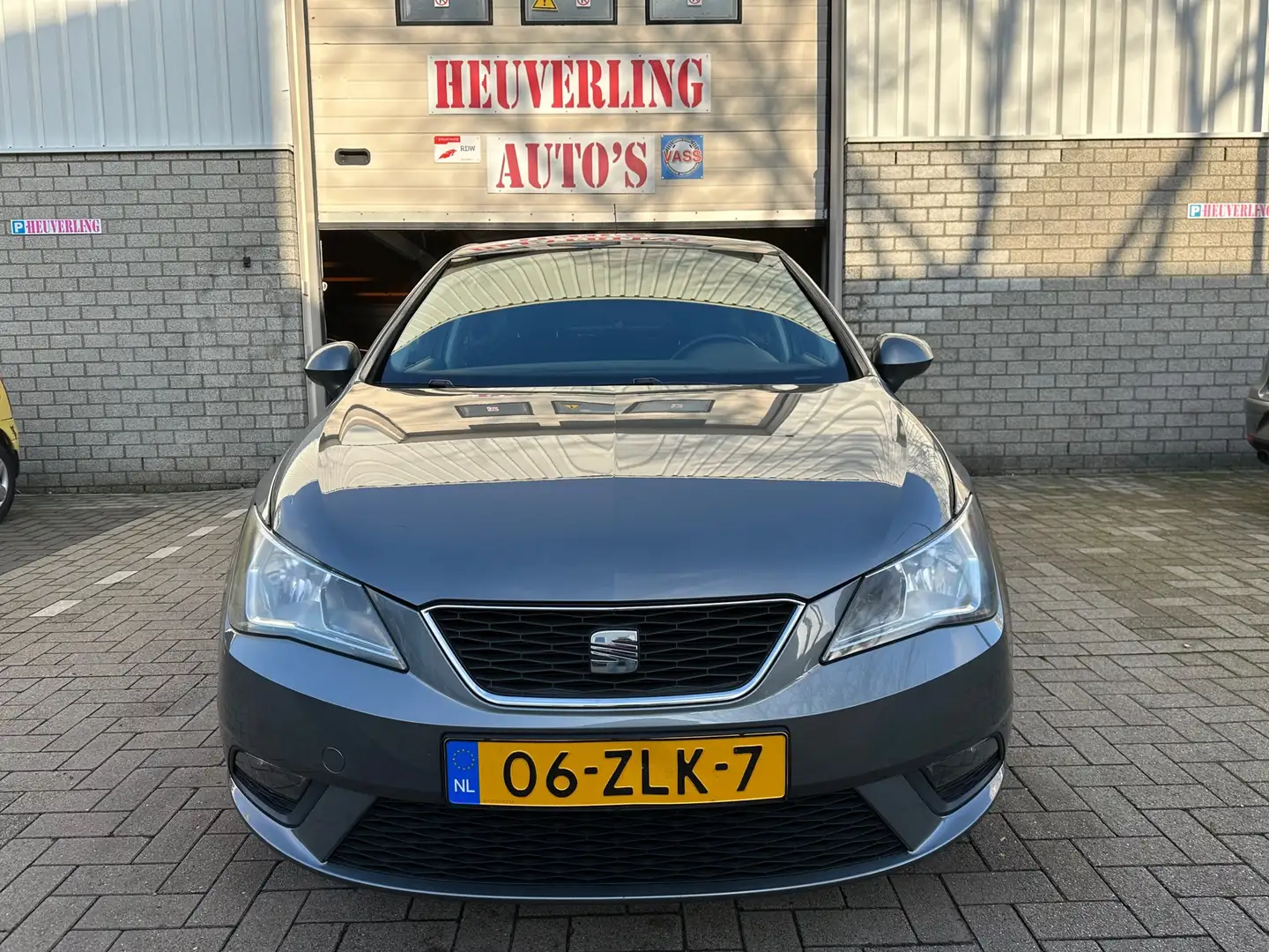SEAT Ibiza SC 1.2 TSI Reference Ecomotive | Carplay | Cruise Grau - 2