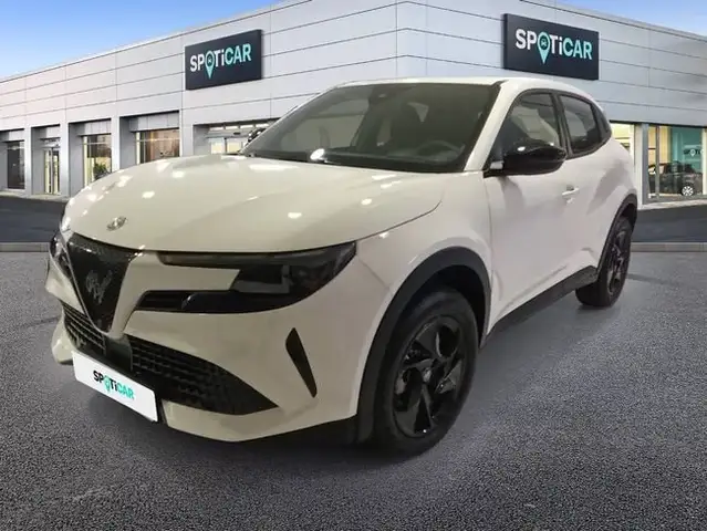 Alfa Romeo Junior Ibrida 108kW (145CV) -