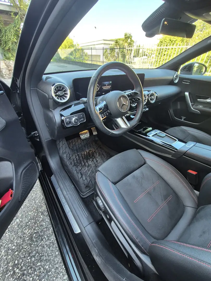 Mercedes-Benz 180 amg line premium plus - 2